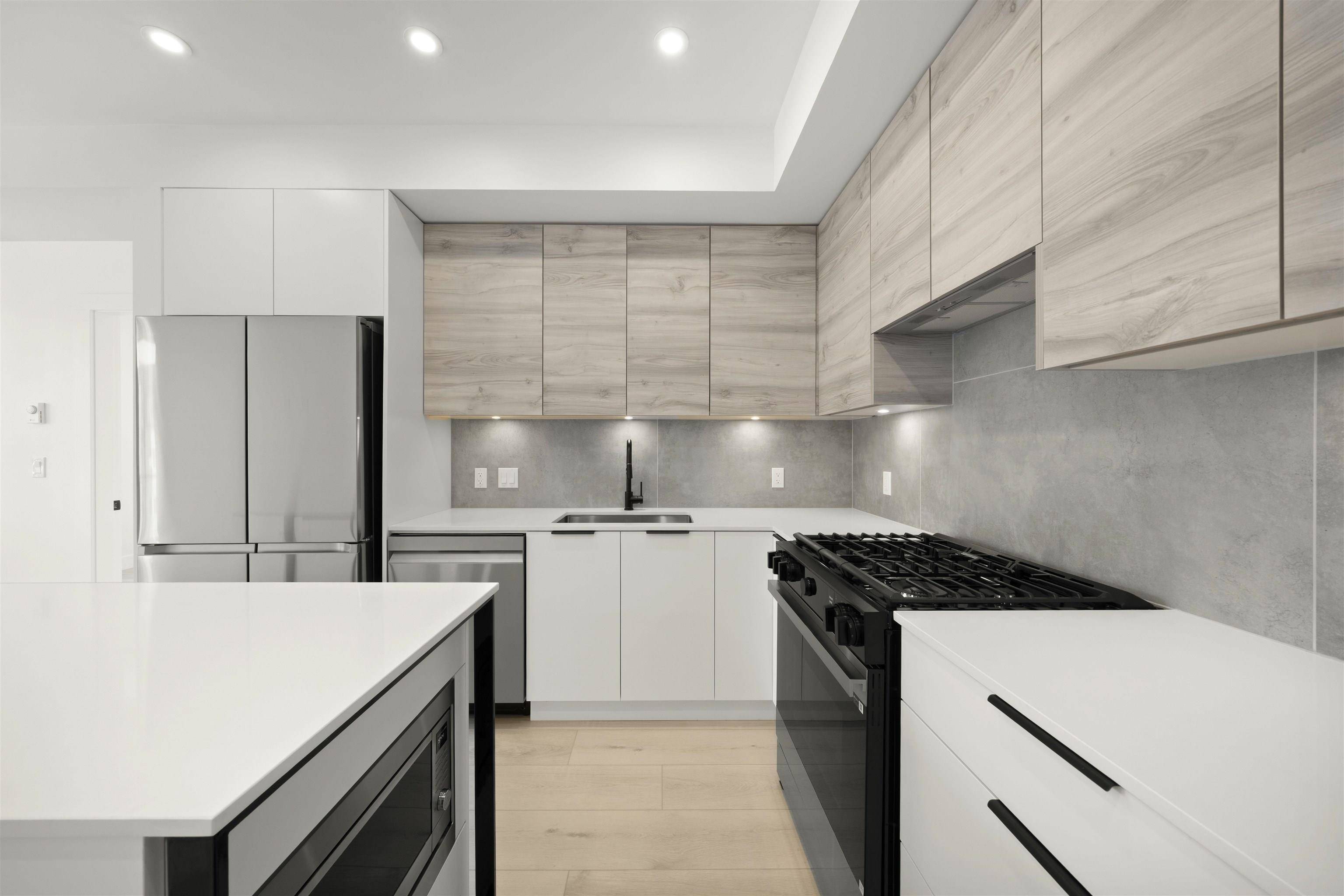 Abbotsford, BC V2T 0A5,30494 Cardinal AVE #301