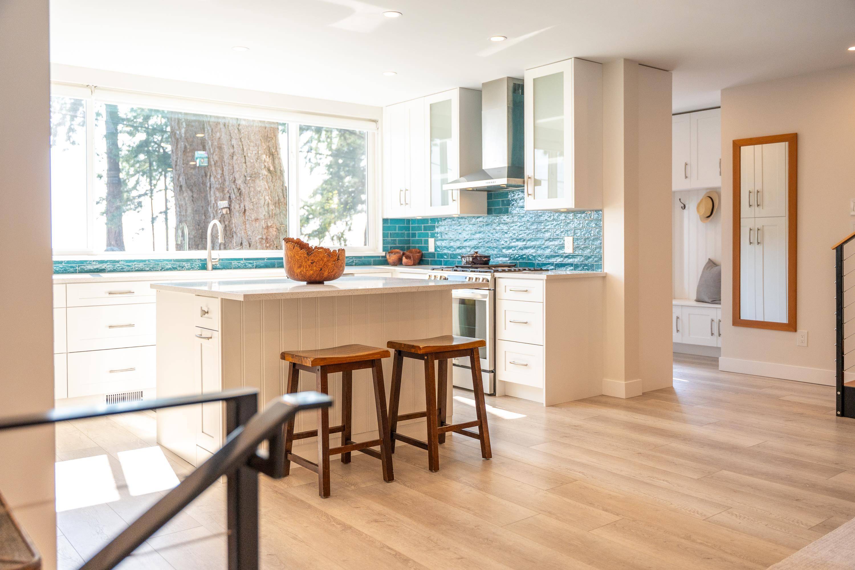 Gibsons, BC V0N 1V5,1590 Ocean Beach Esplanade