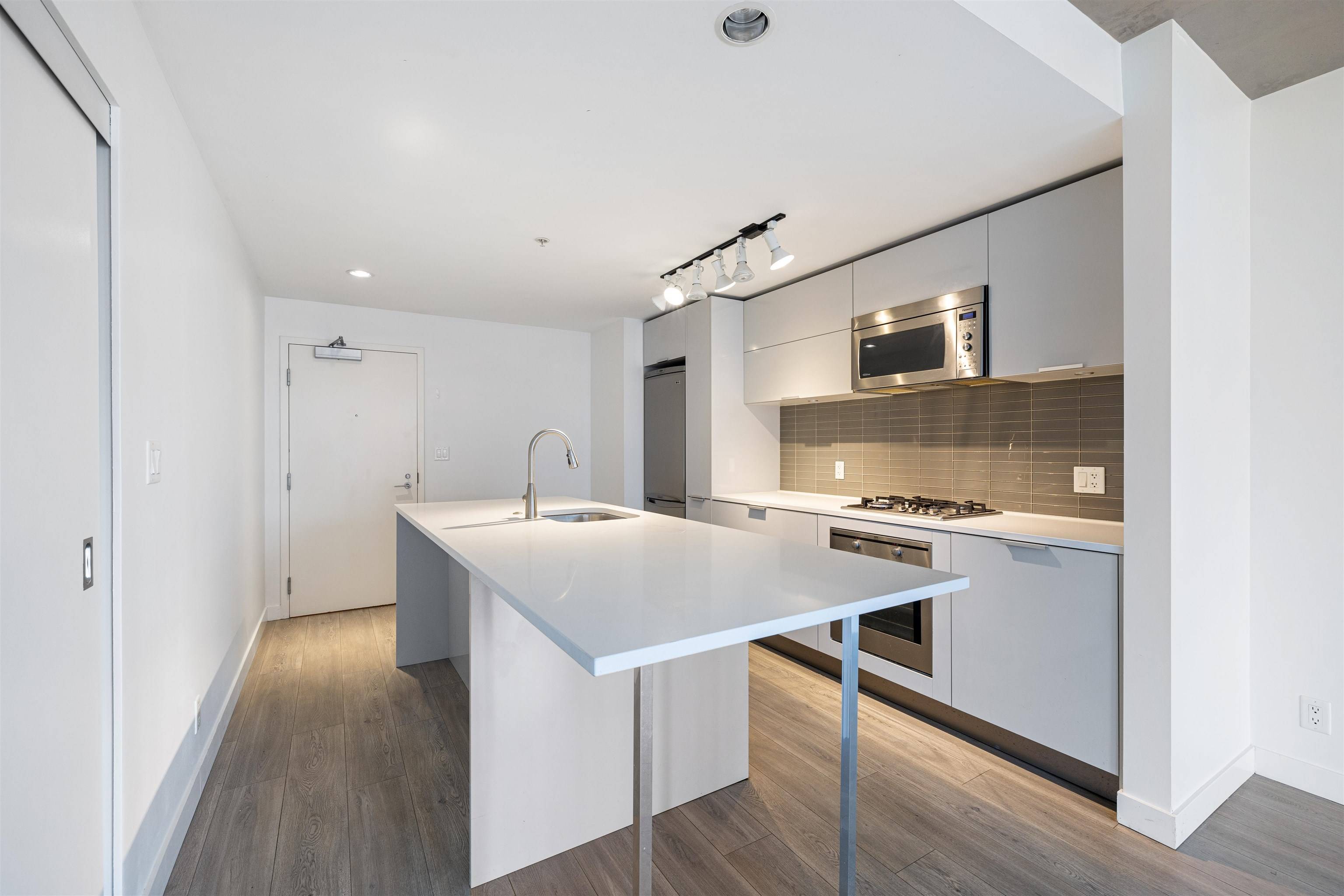 Vancouver, BC V6B 0G5,108 W Cordova ST #1407