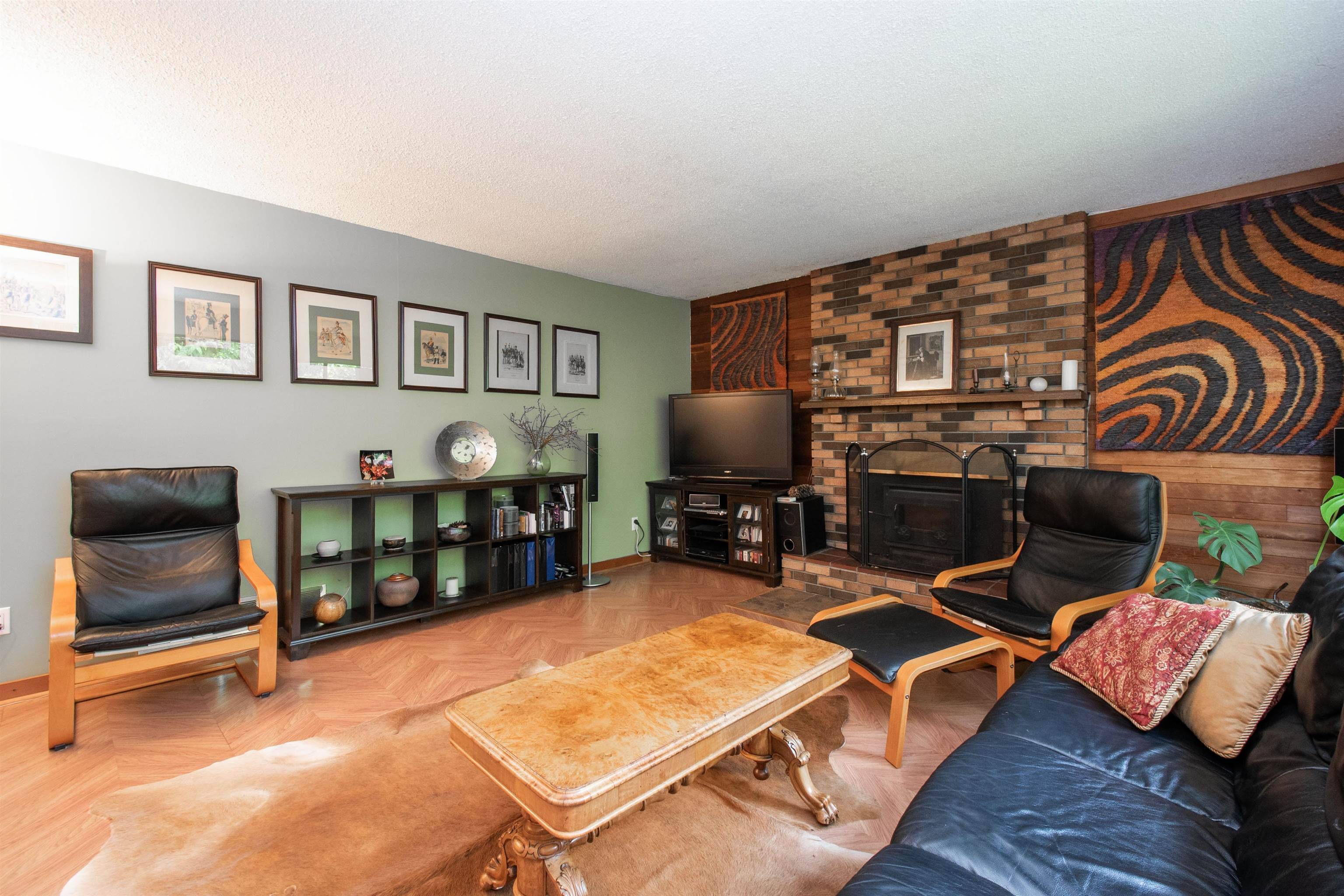 North Vancouver, BC V7N 2C3,3875 Regent AVE