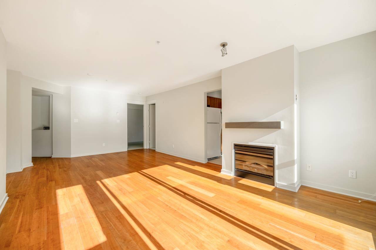 Richmond, BC V6Y 4K7,8120 Jones RD #221