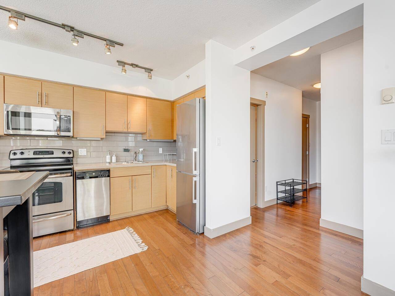 Burnaby, BC V5A 0B9,9009 Cornerstone Mews #510