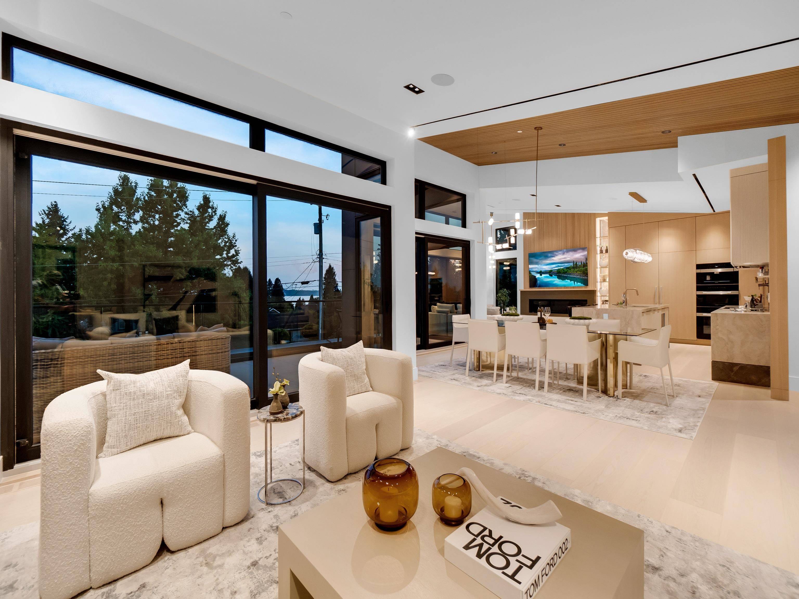 West Vancouver, BC V7V 2H9,2423 Mathers AVE