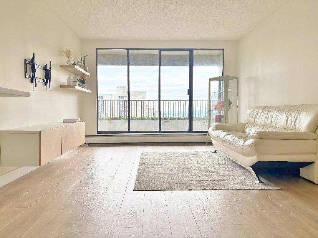 Burnaby, BC V5H 4E9,4194 Maywood ST #1006