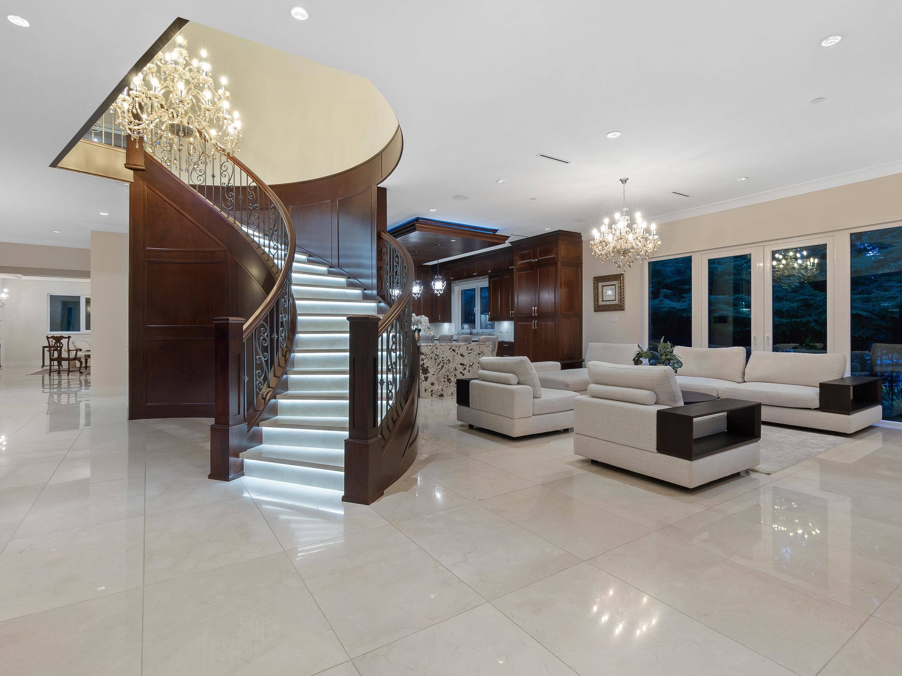 West Vancouver, BC V7V 4M8,1760 29th ST