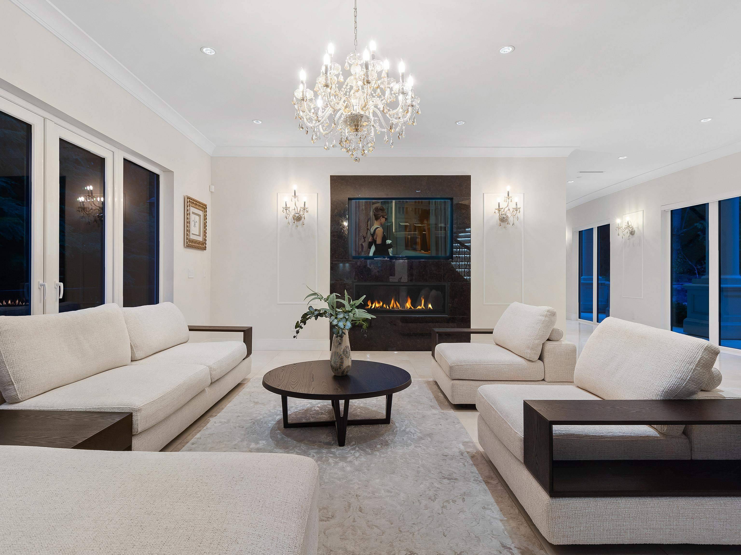 West Vancouver, BC V7V 4M8,1760 29th ST