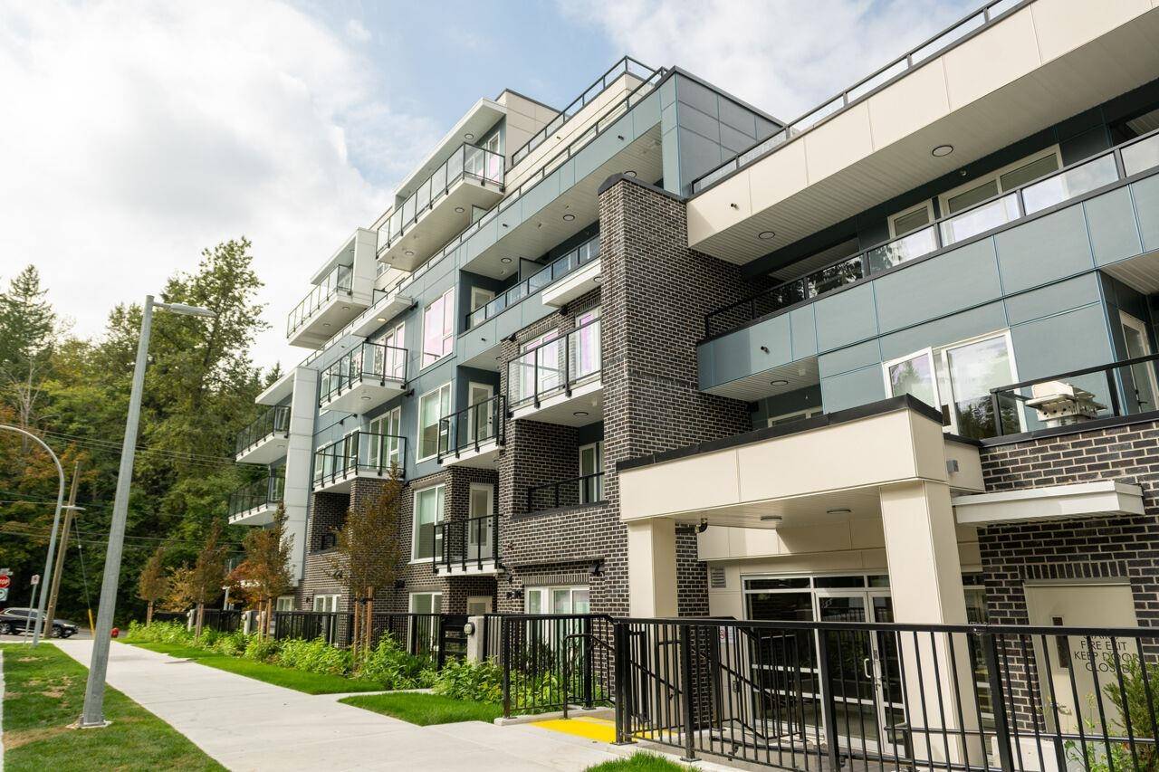 Port Moody, BC V3H 0N4,2002 St. George ST #301