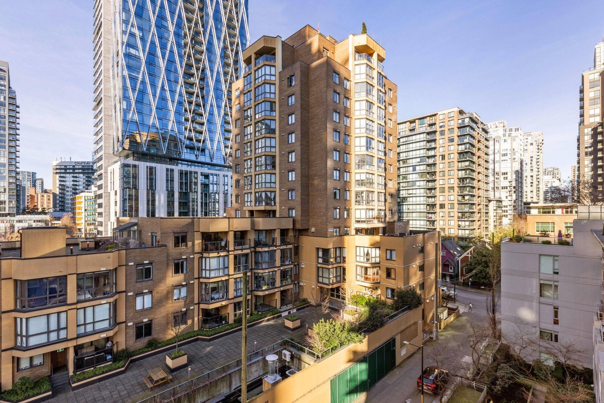 Vancouver, BC V6B 0B1,1133 Homer ST #701