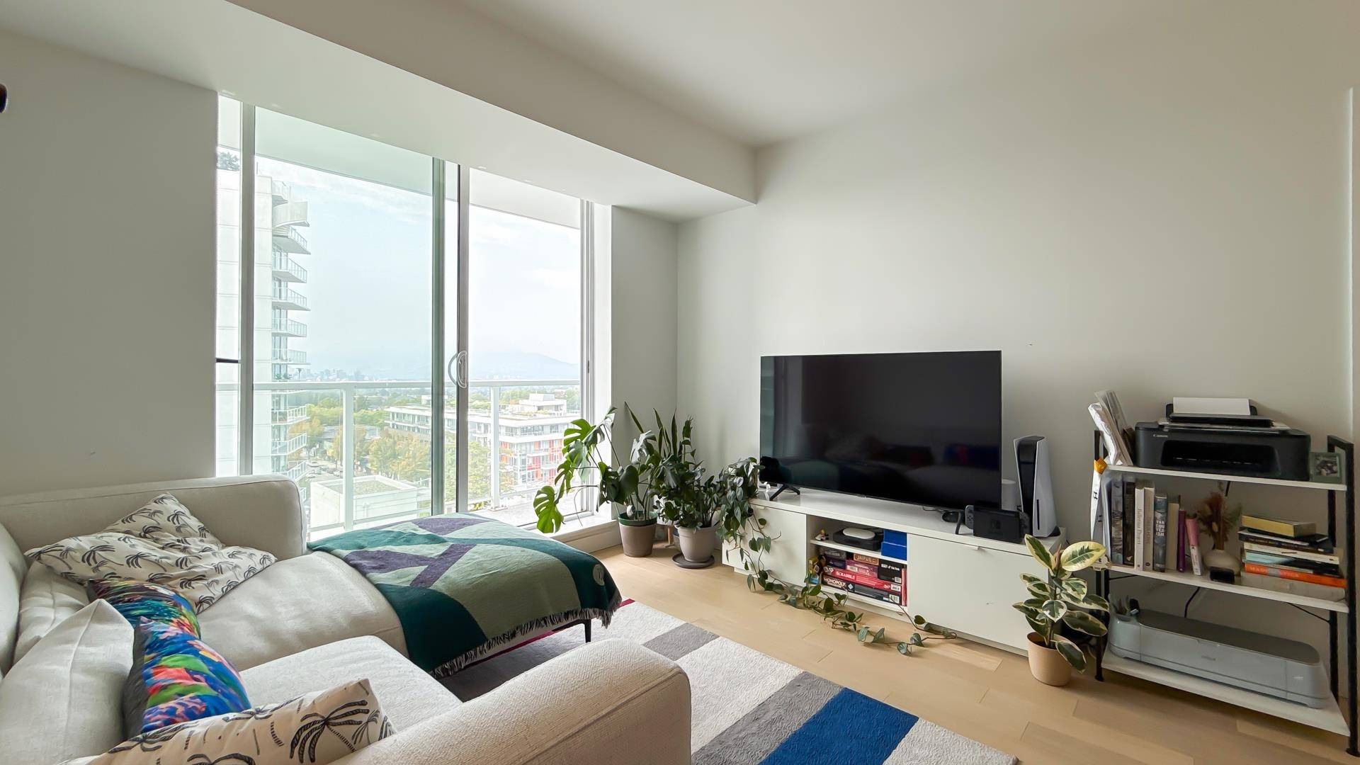 Vancouver, BC V5N 2T7,2220 Kingsway #1112