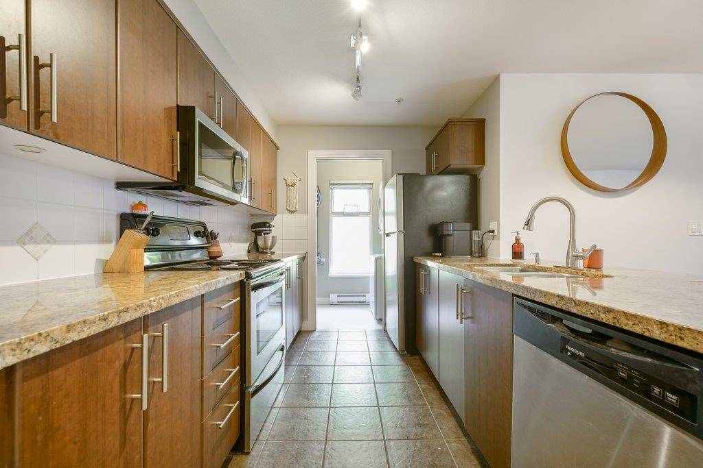 Port Moody, BC V3H 0C1,3240 St Johns ST #207