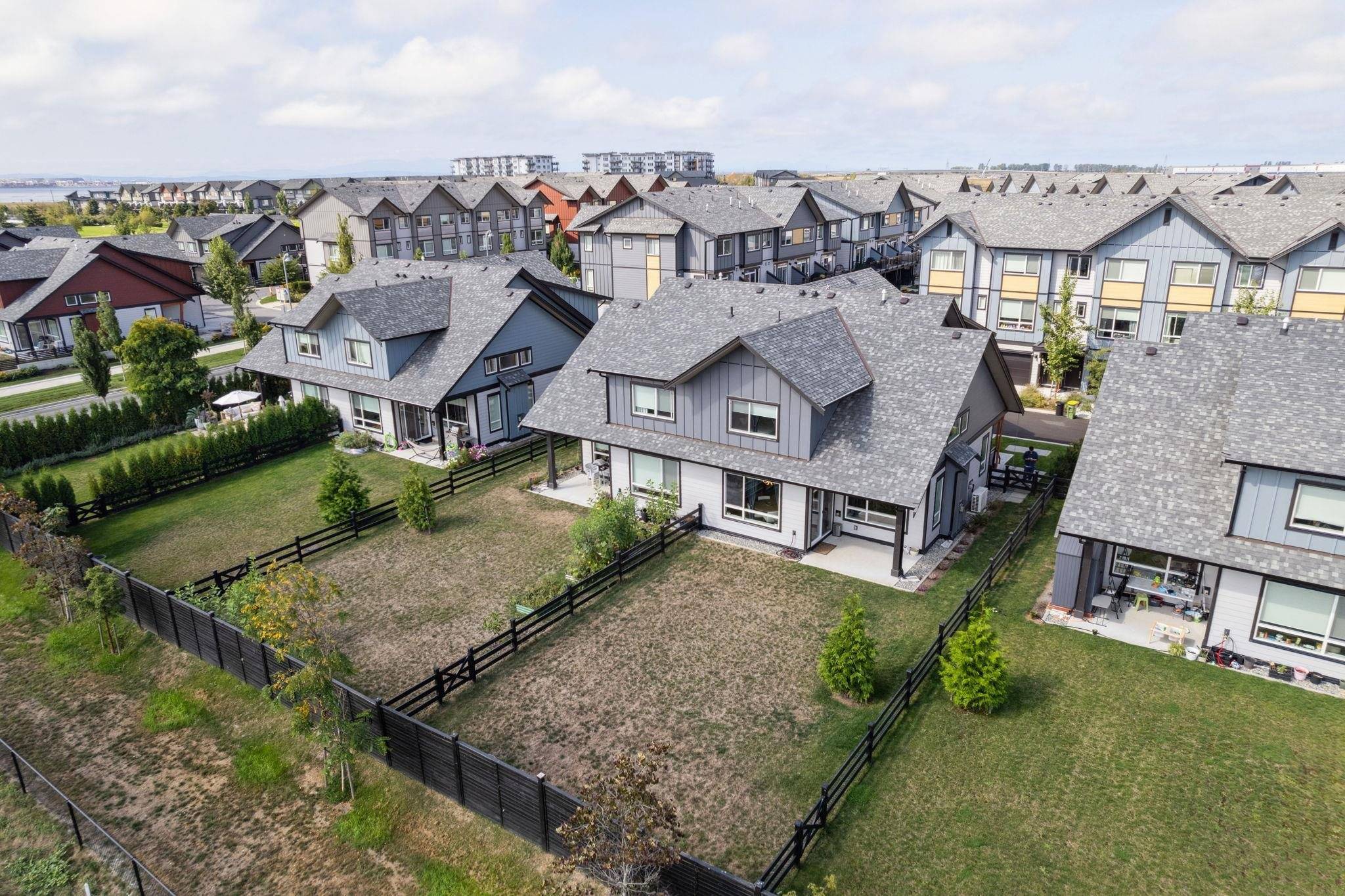 Tsawwassen, BC V4M 0G3,4375 Cormorant WAY #4