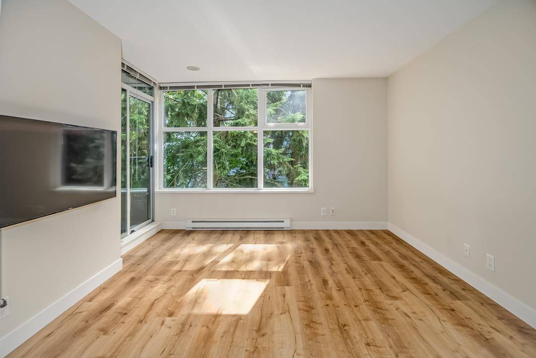 Burnaby, BC V5A 0A4,9262 University CRES #509