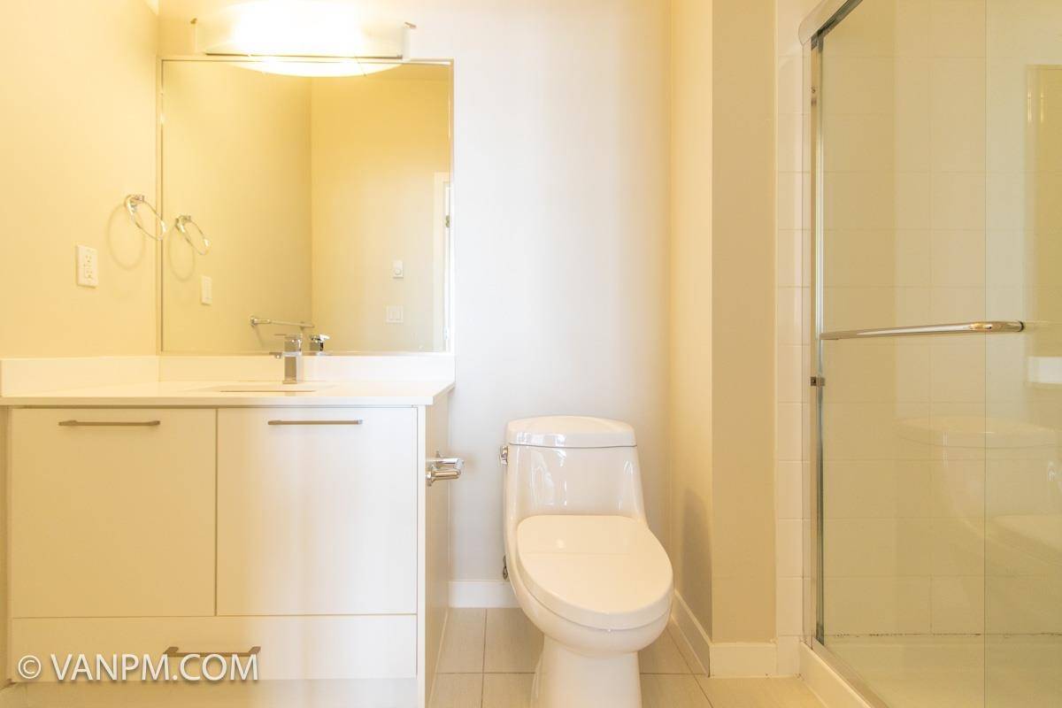 Burnaby, BC V5H 0E1,5248 Grimmer ST #PH11