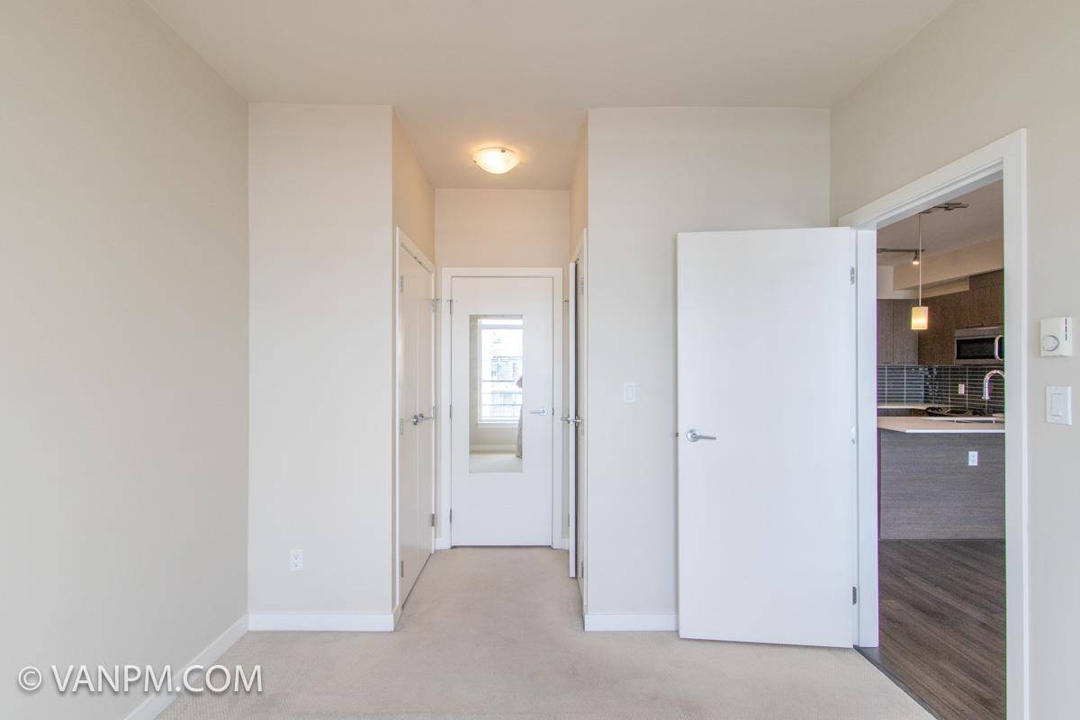 Burnaby, BC V5H 0E1,5248 Grimmer ST #PH11