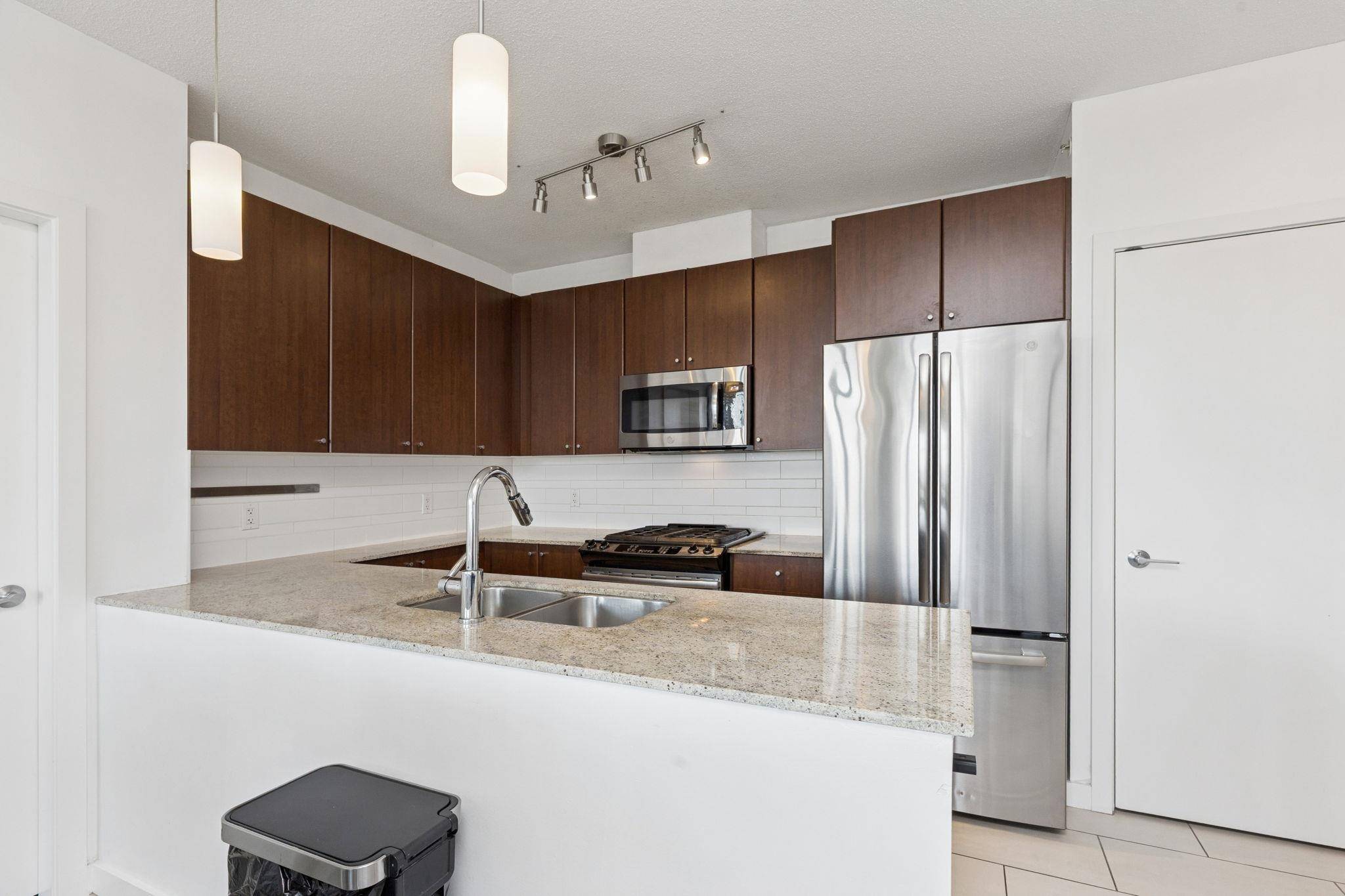 New Westminster, BC V3L 0C2,280 Ross DR #1206