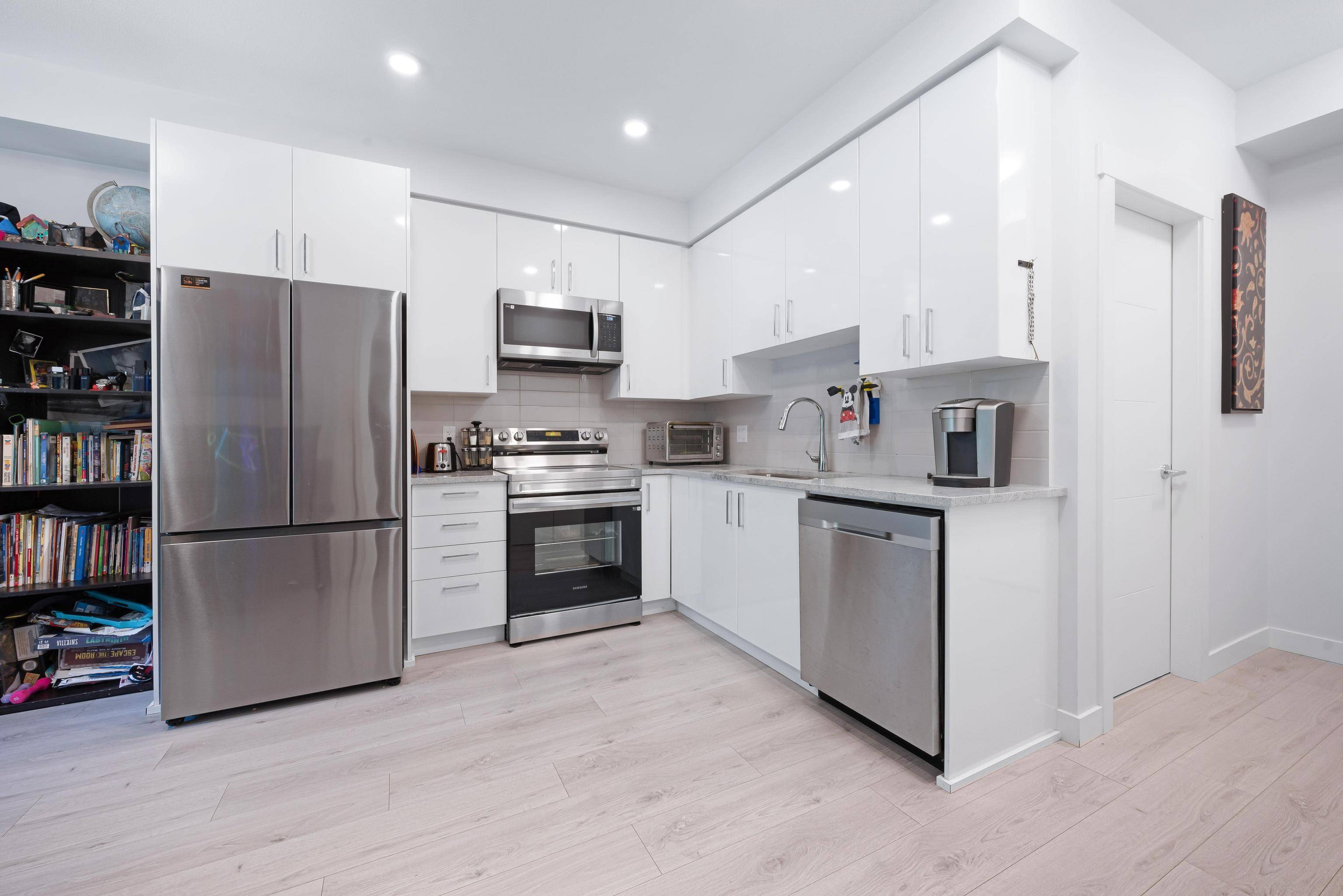 Mission, BC V2V 0K5,32690 14 AVE #201