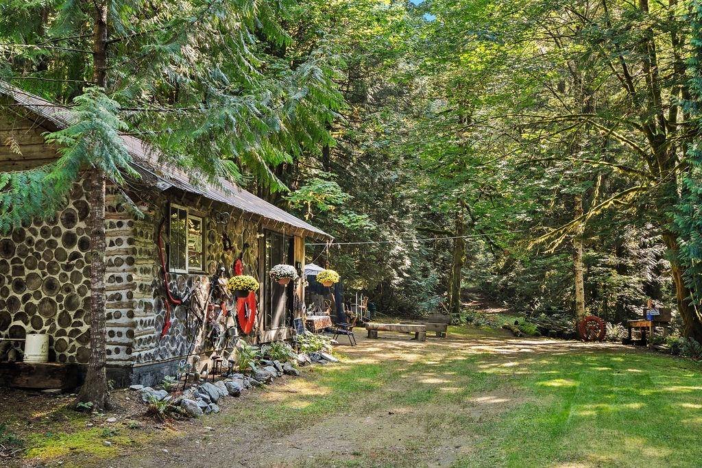 Squamish, BC V0N 3G0,2045 N Rustad RD