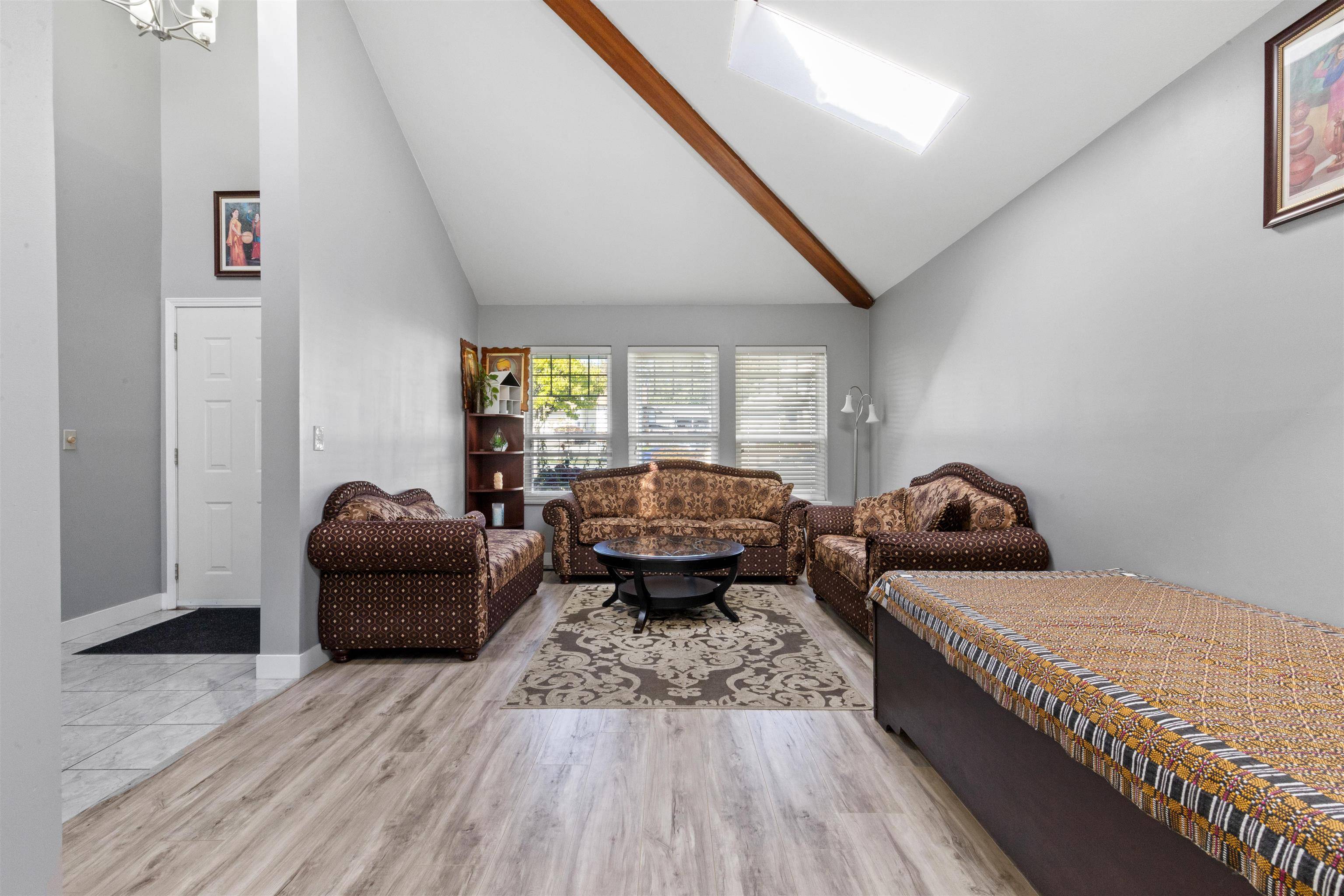 Surrey, BC V3T 5M9,13278 98 AVE