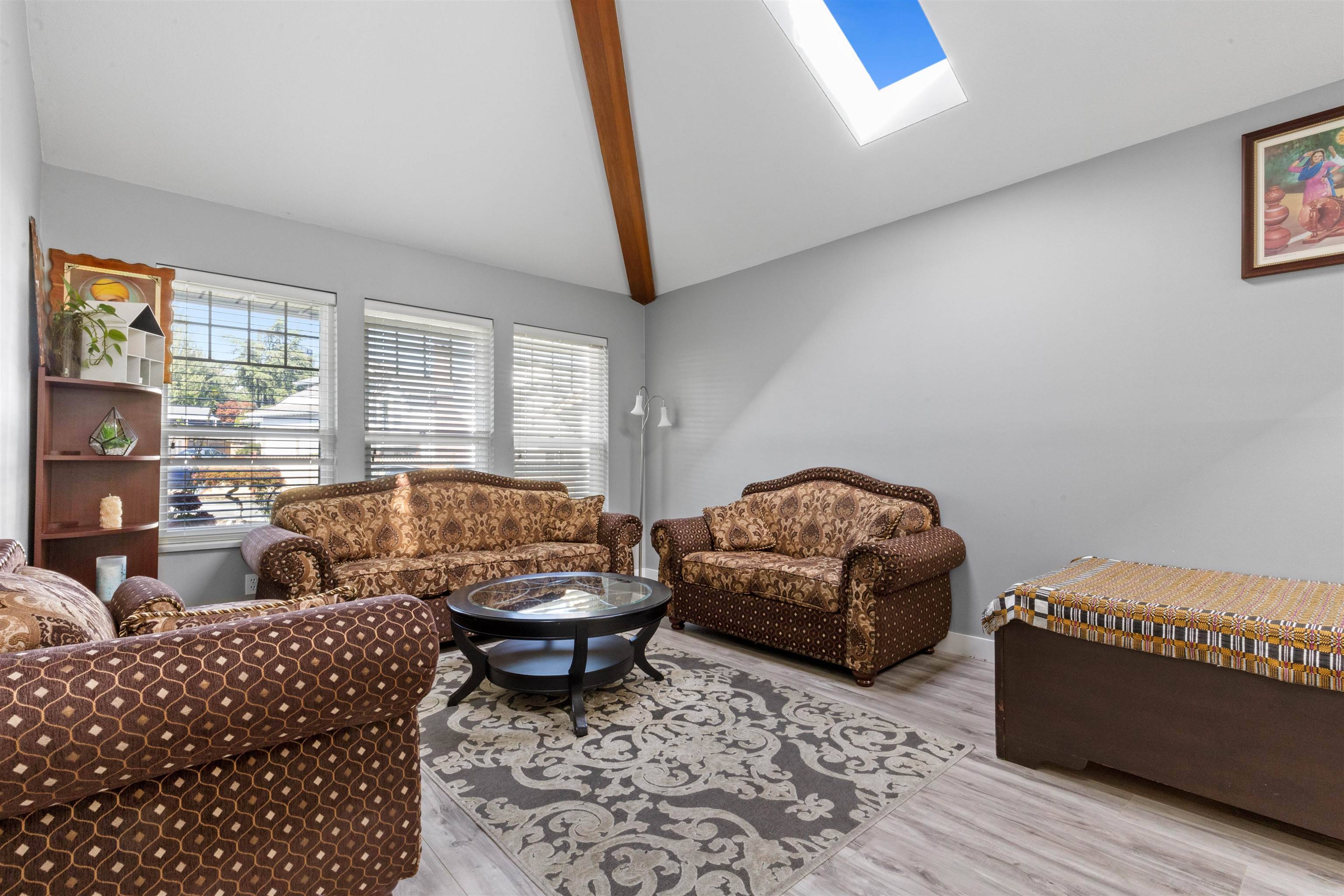 Surrey, BC V3T 5M9,13278 98 AVE