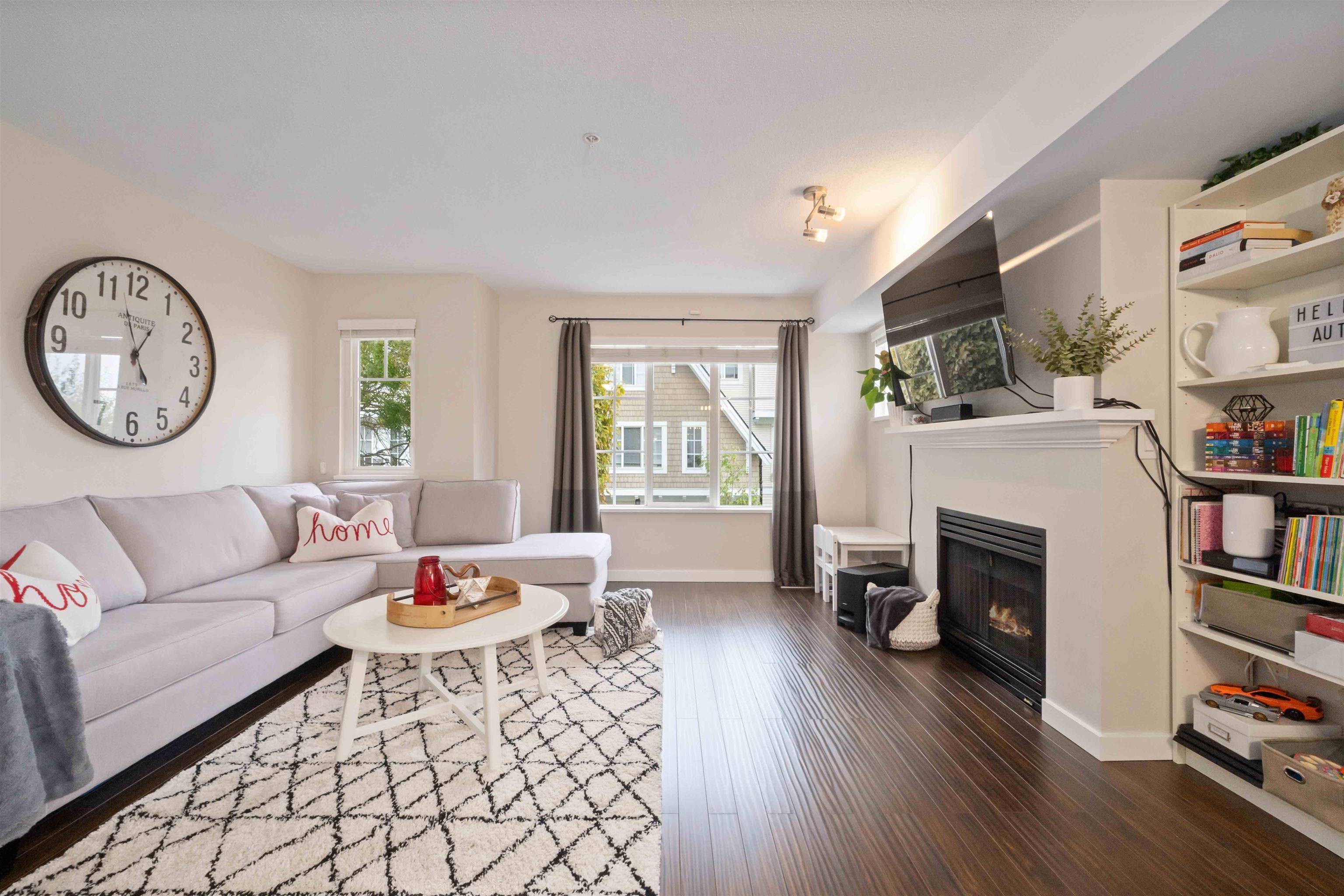 Langley, BC V2Y 2Y8,20560 66 AVE #37