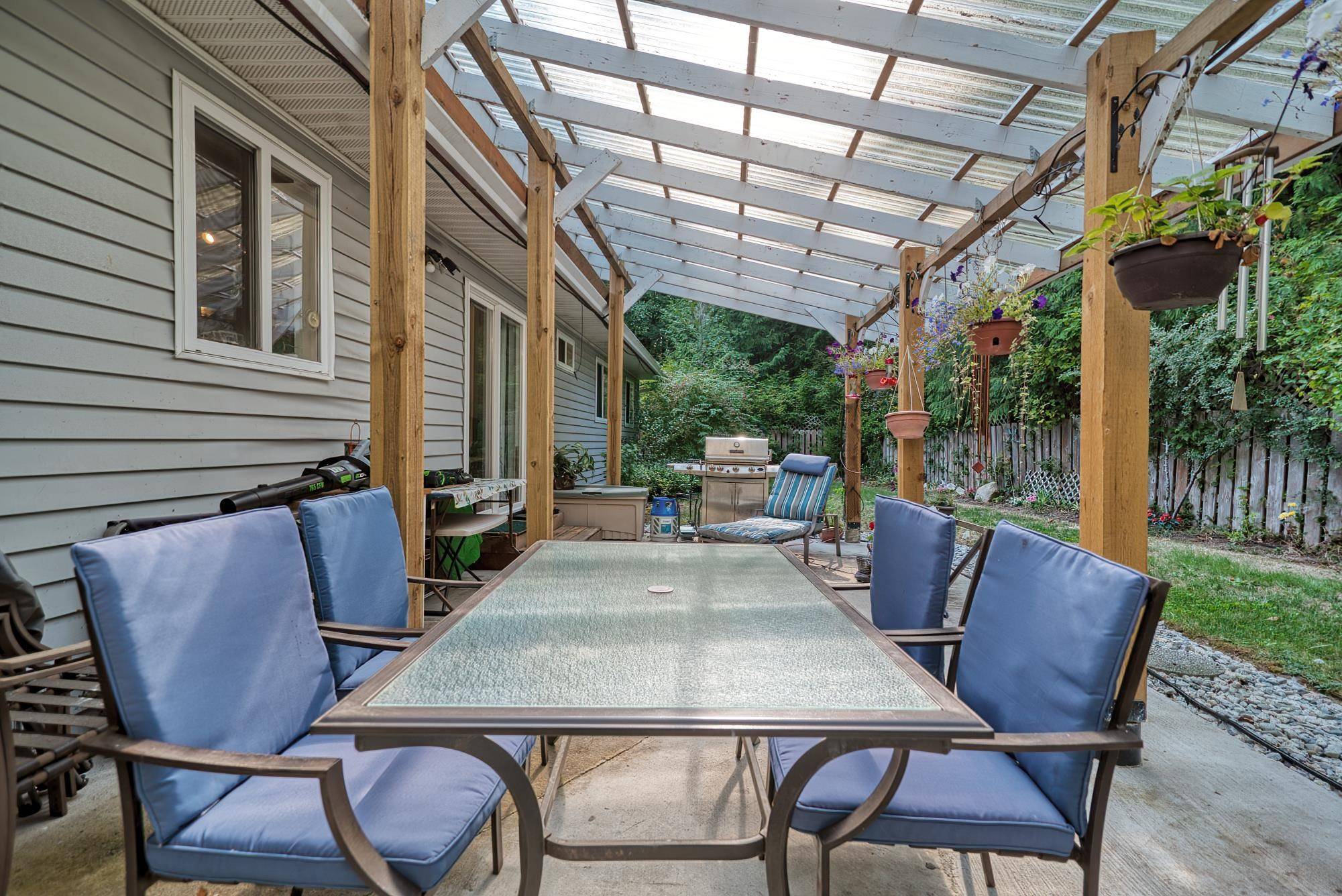 Halfmoon Bay, BC V7Z 1A6,7955 Connor RD