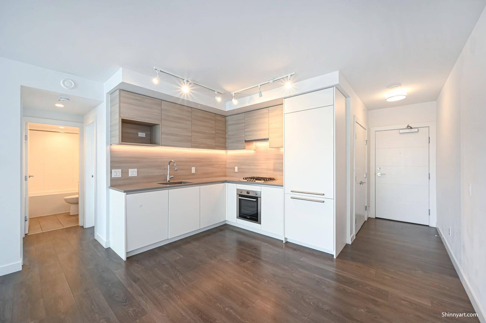 Coquitlam, BC V3J 0K3,652 Whiting WAY #1402