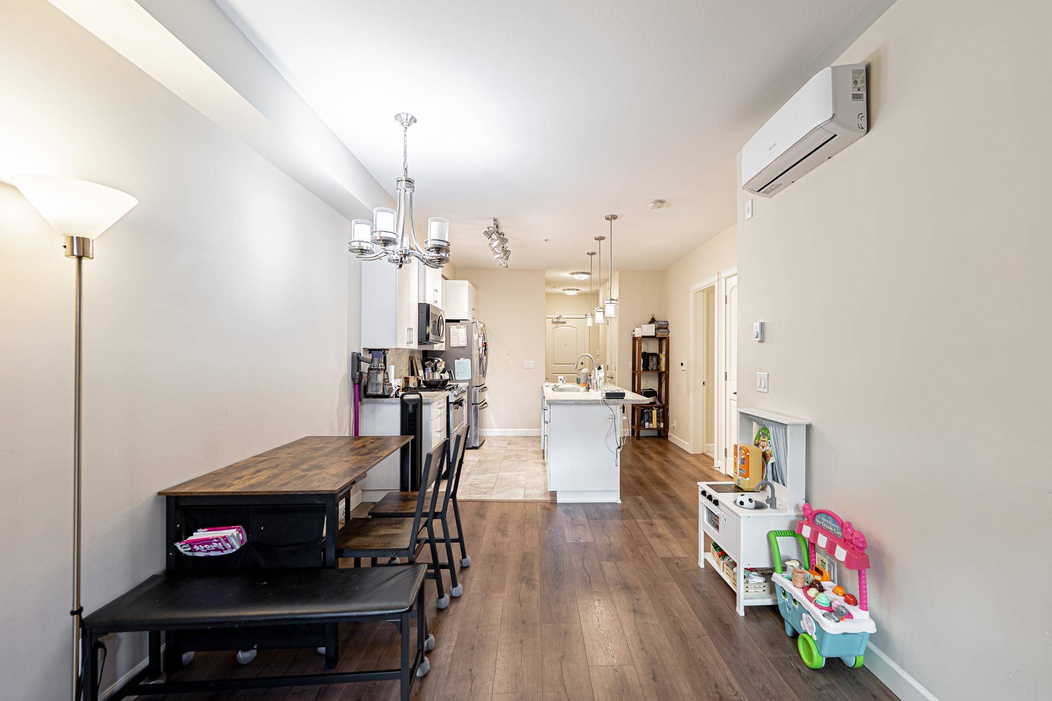 Langley, BC V2Y 3L7,8561 203a ST #101