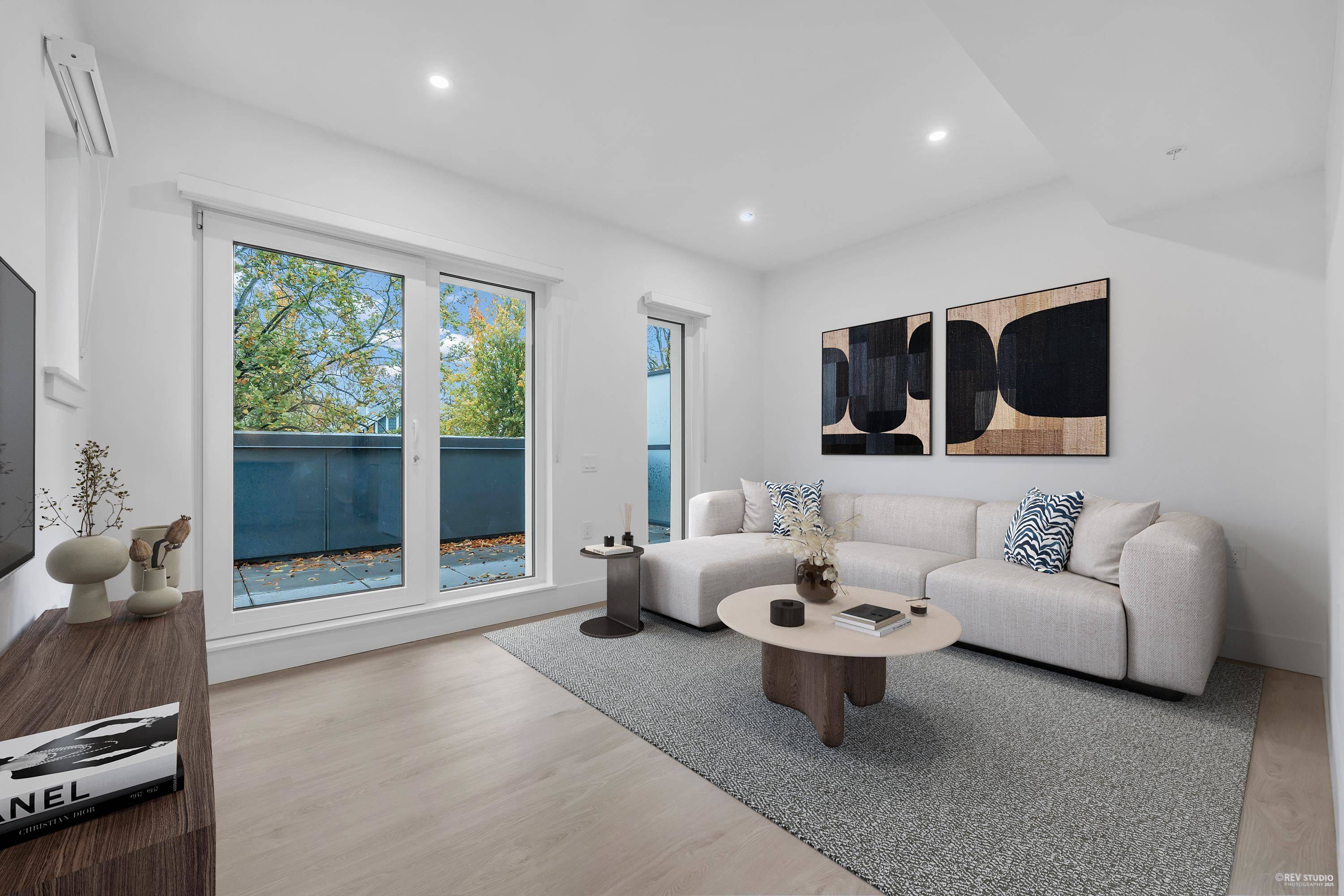 Vancouver, BC V5N 1B6,1685 Lakewood DR