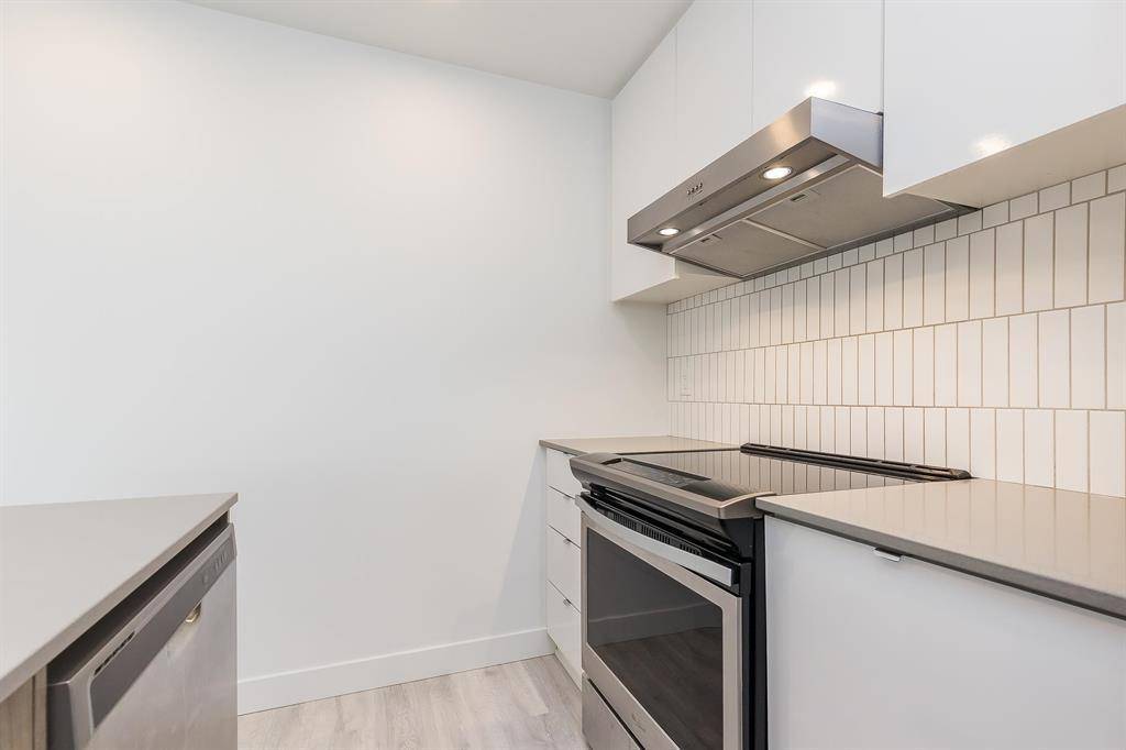 Abbotsford, BC V2S 0M4,32828 Landeau PL #606