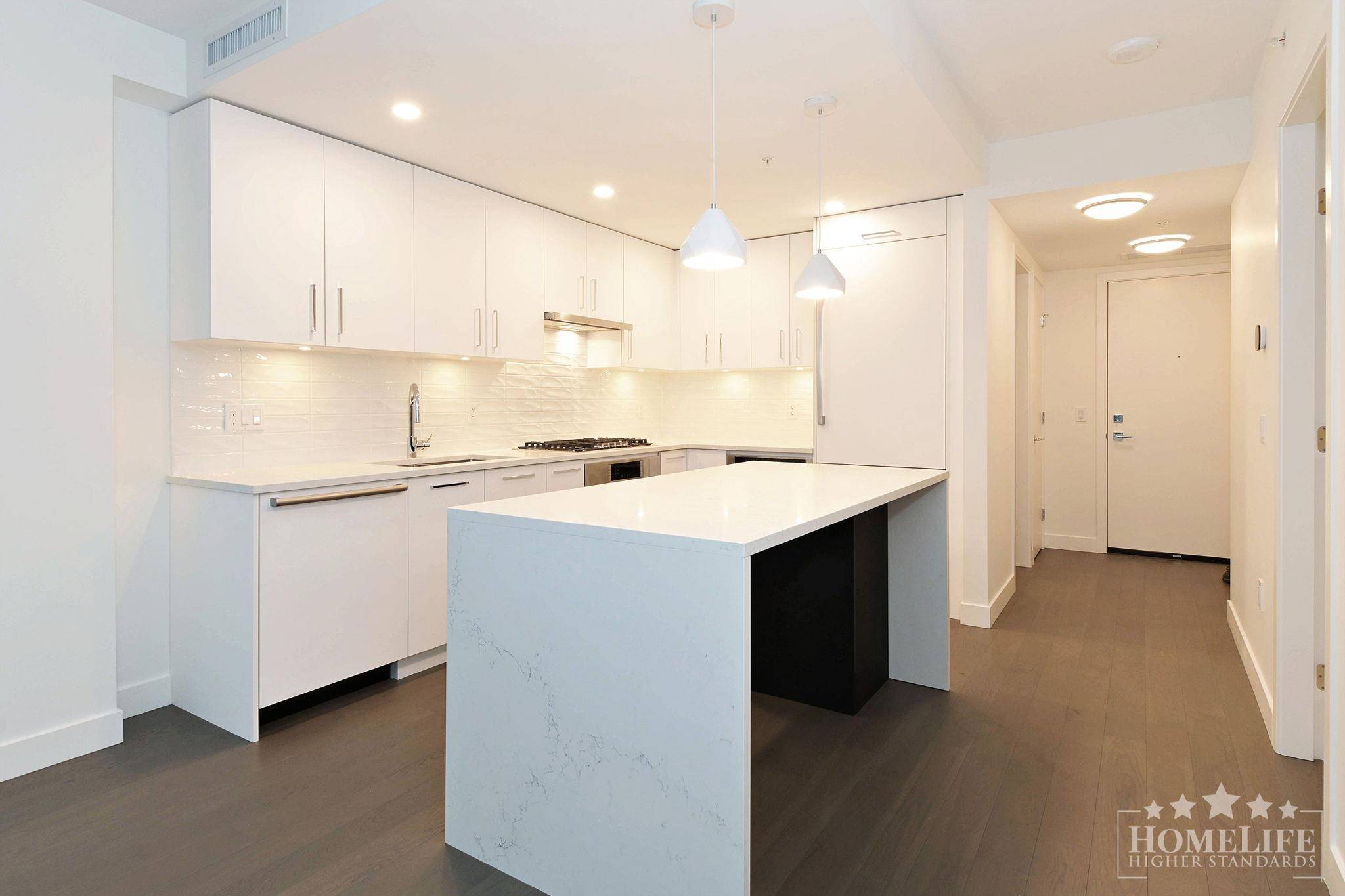 White Rock, BC V4B 3Z7,1588 Johnston RD #1003