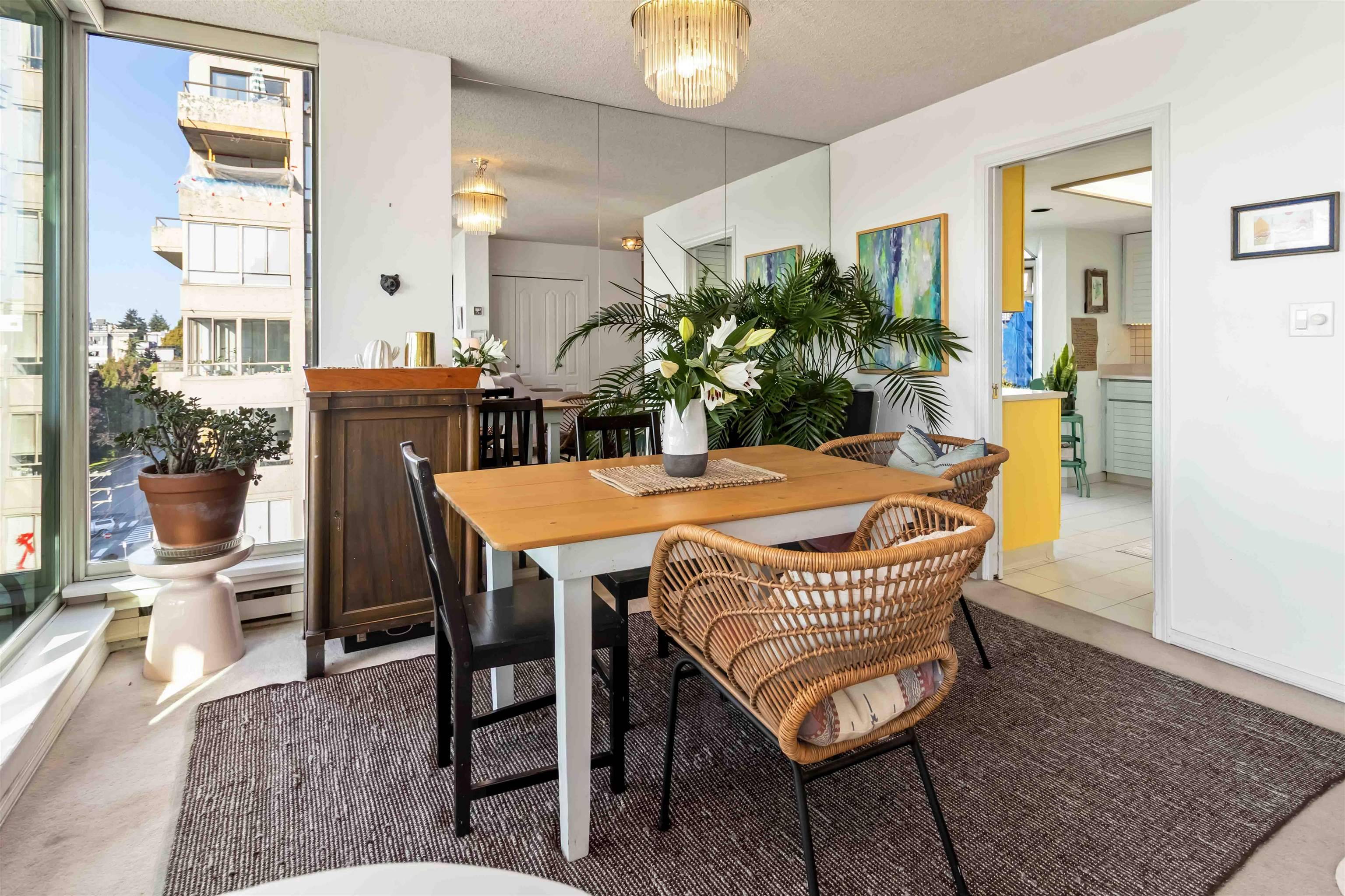 West Vancouver, BC V7T 1H7,1455 Duchess AVE #802