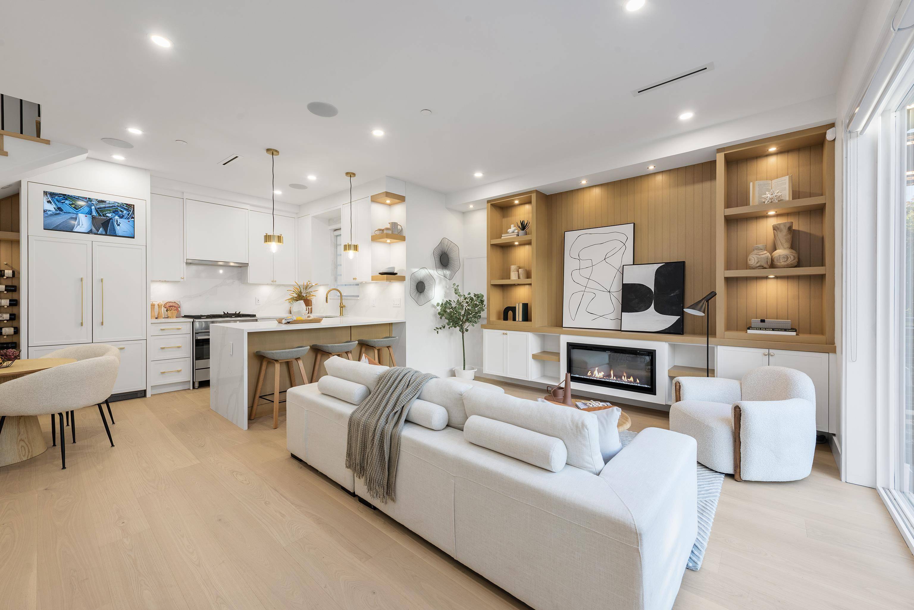 Vancouver, BC V5N 3T8,4855 Dumfries ST #1