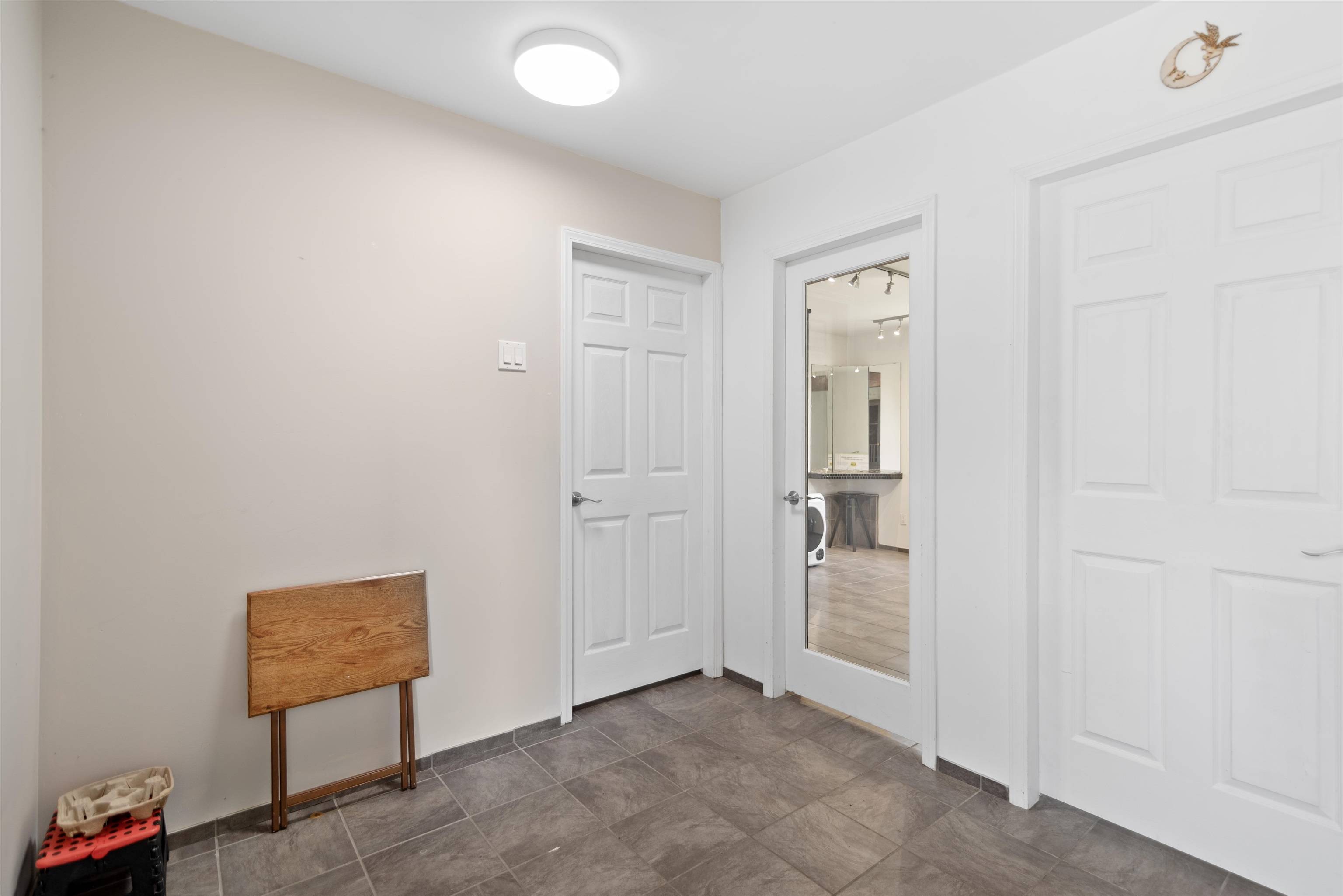 Langdale, BC V0N 1V6,163 Pike RD