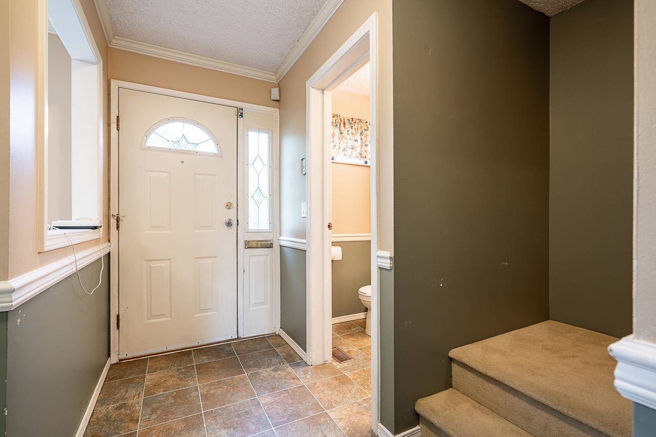 Surrey, BC V3V 6A4,9348 128 ST #37