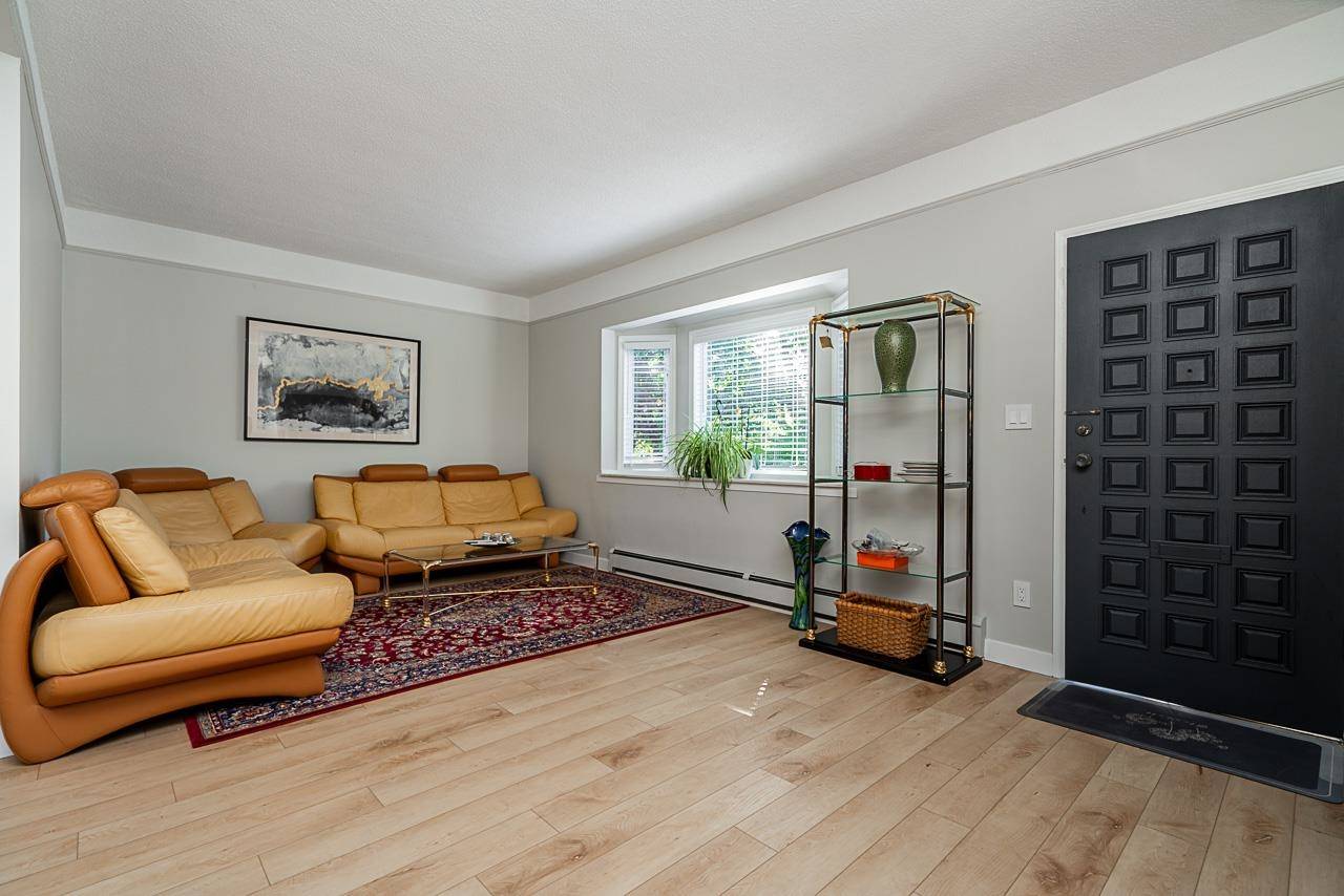 Vancouver, BC V6K 1X4,3099 W 6th AVE