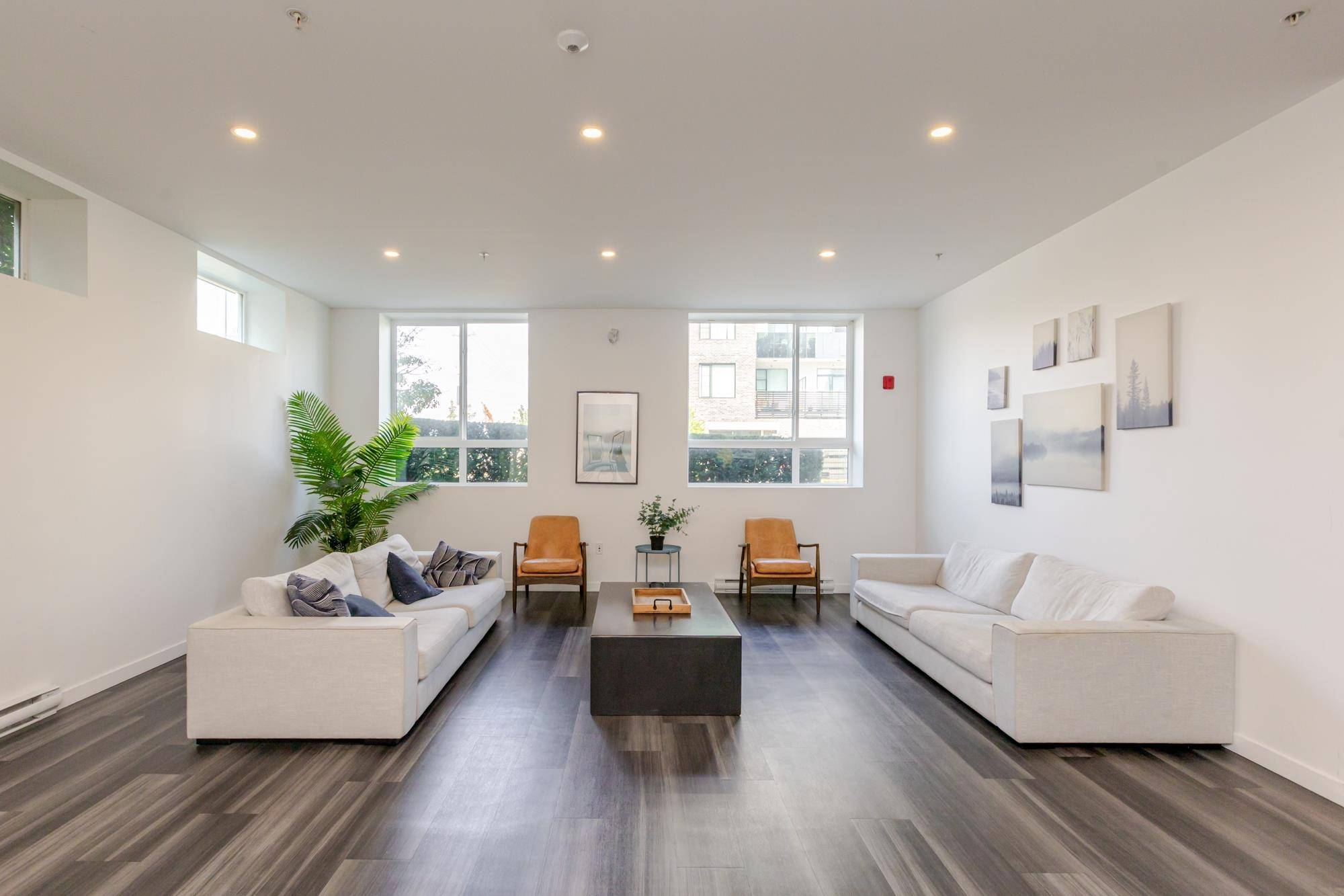 Surrey, BC V3W 3E2,13628 81a AVE #302