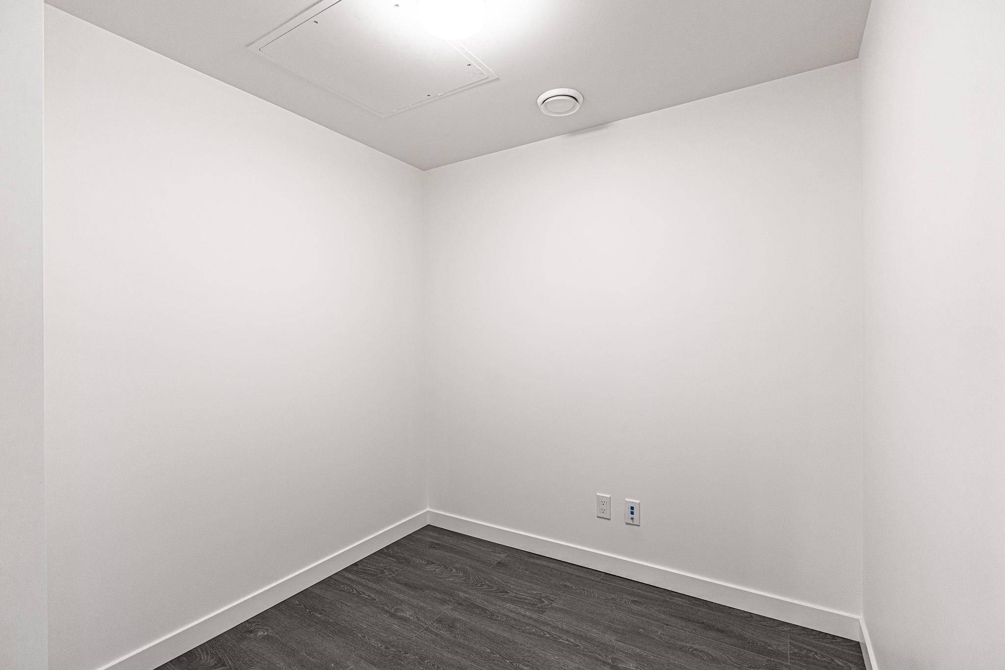 Richmond, BC V6Y 0M3,6633 Buswell ST #607