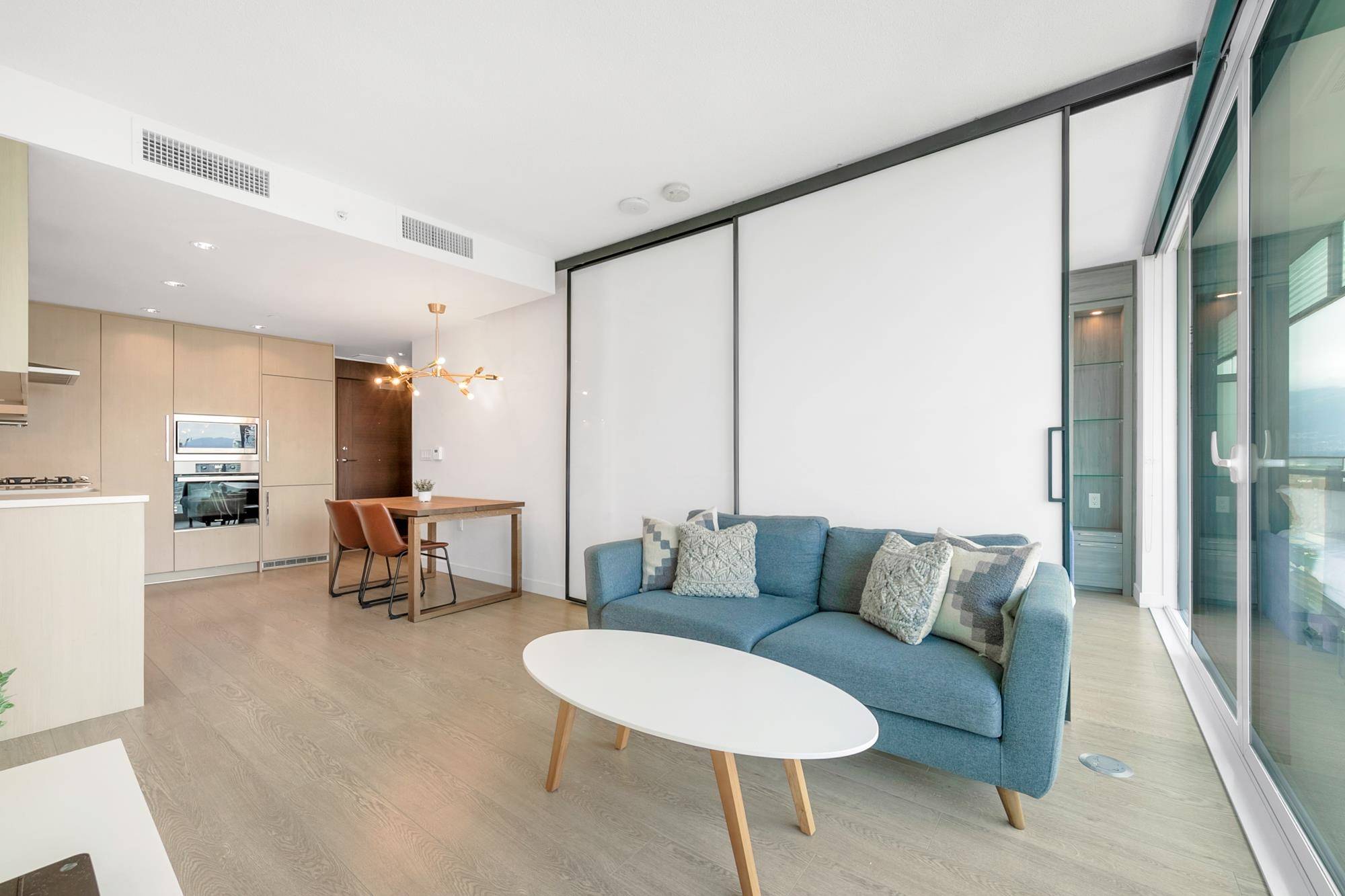 Vancouver, BC V6Z 0E7,89 Nelson ST #2212