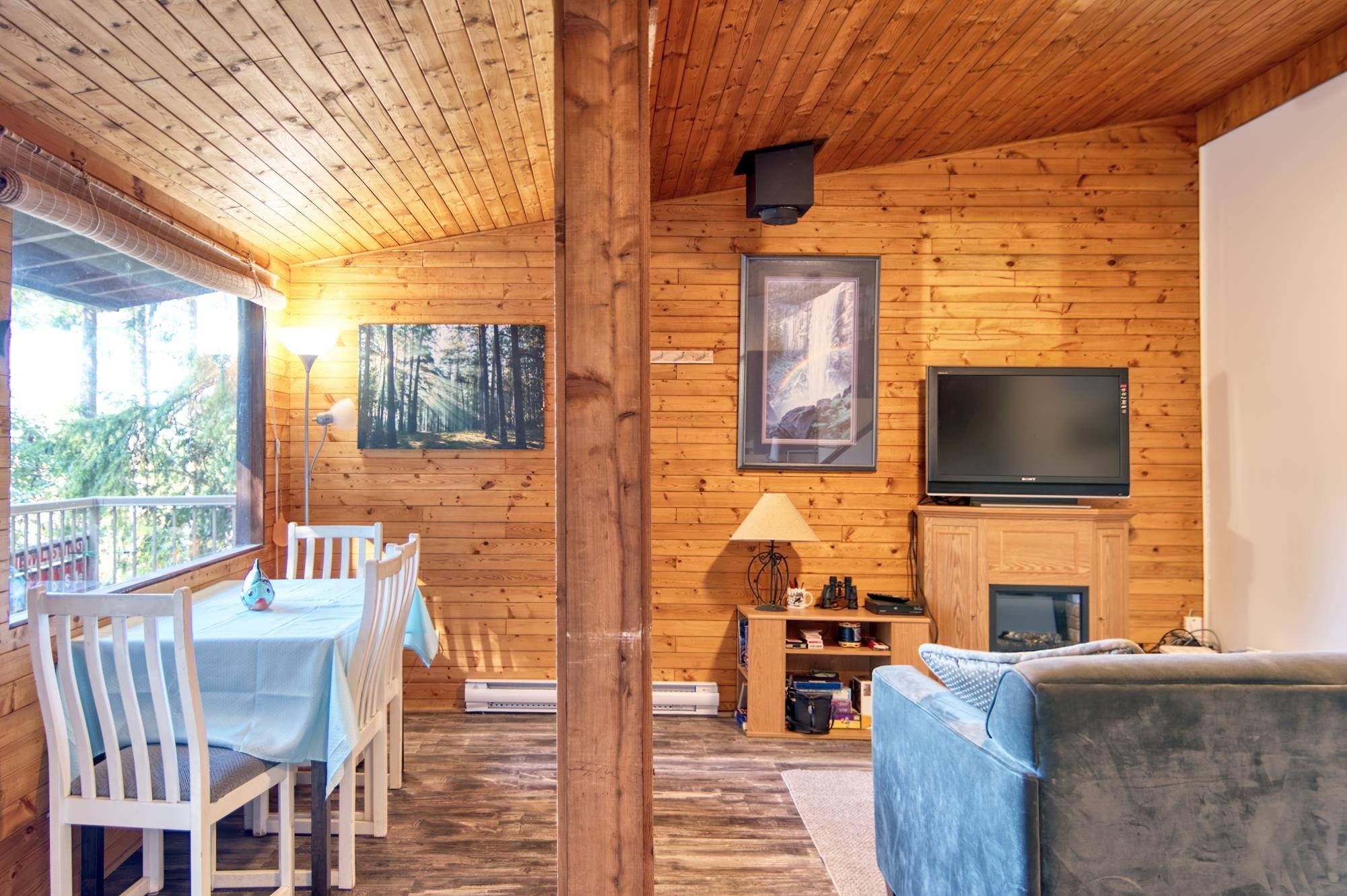 Halfmoon Bay, BC V7Z 1B7,10387 Mercer RD #10