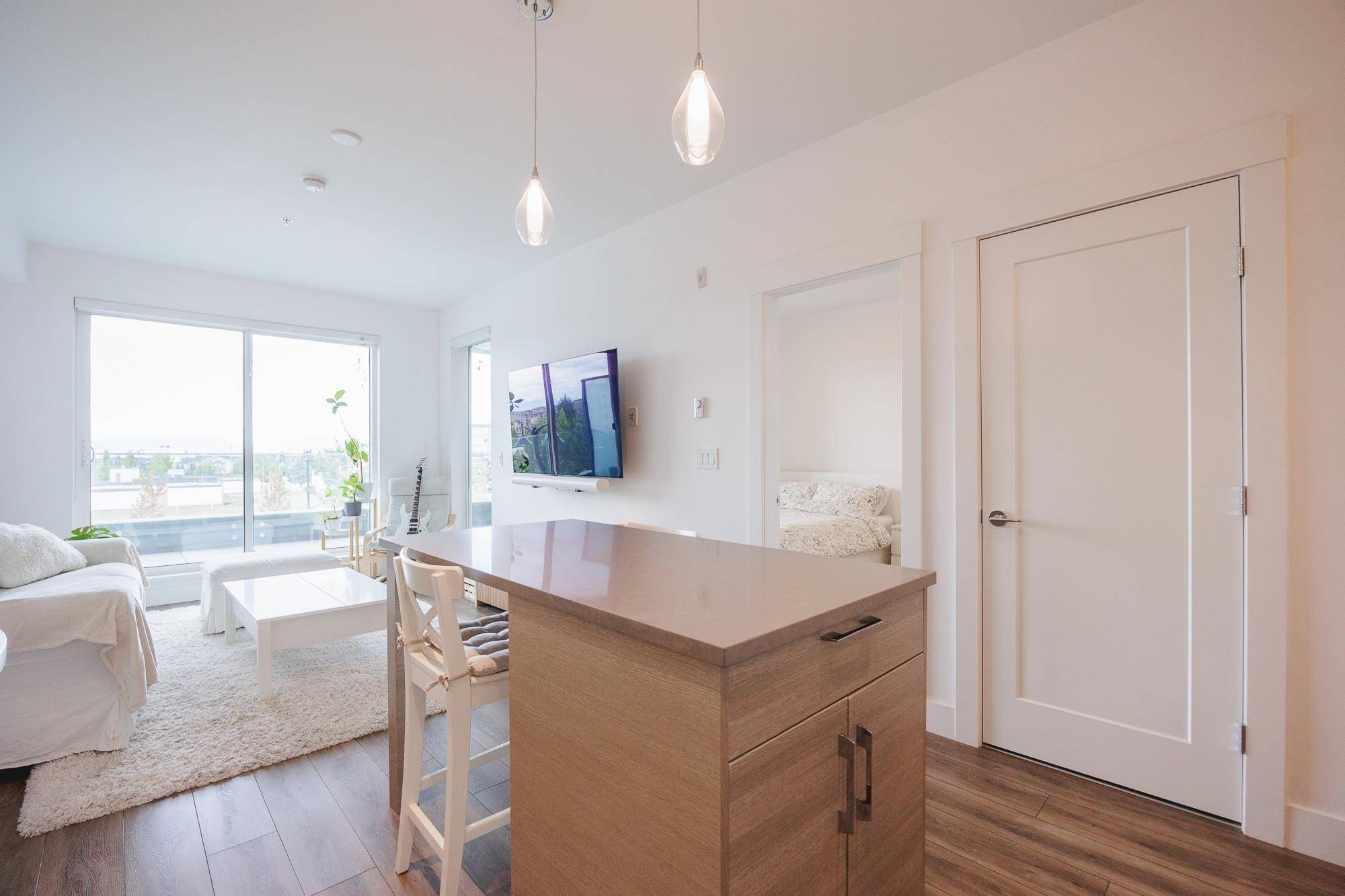 Langley, BC V2Y 3N1,20727 Willoughby Town Centre DR #A224