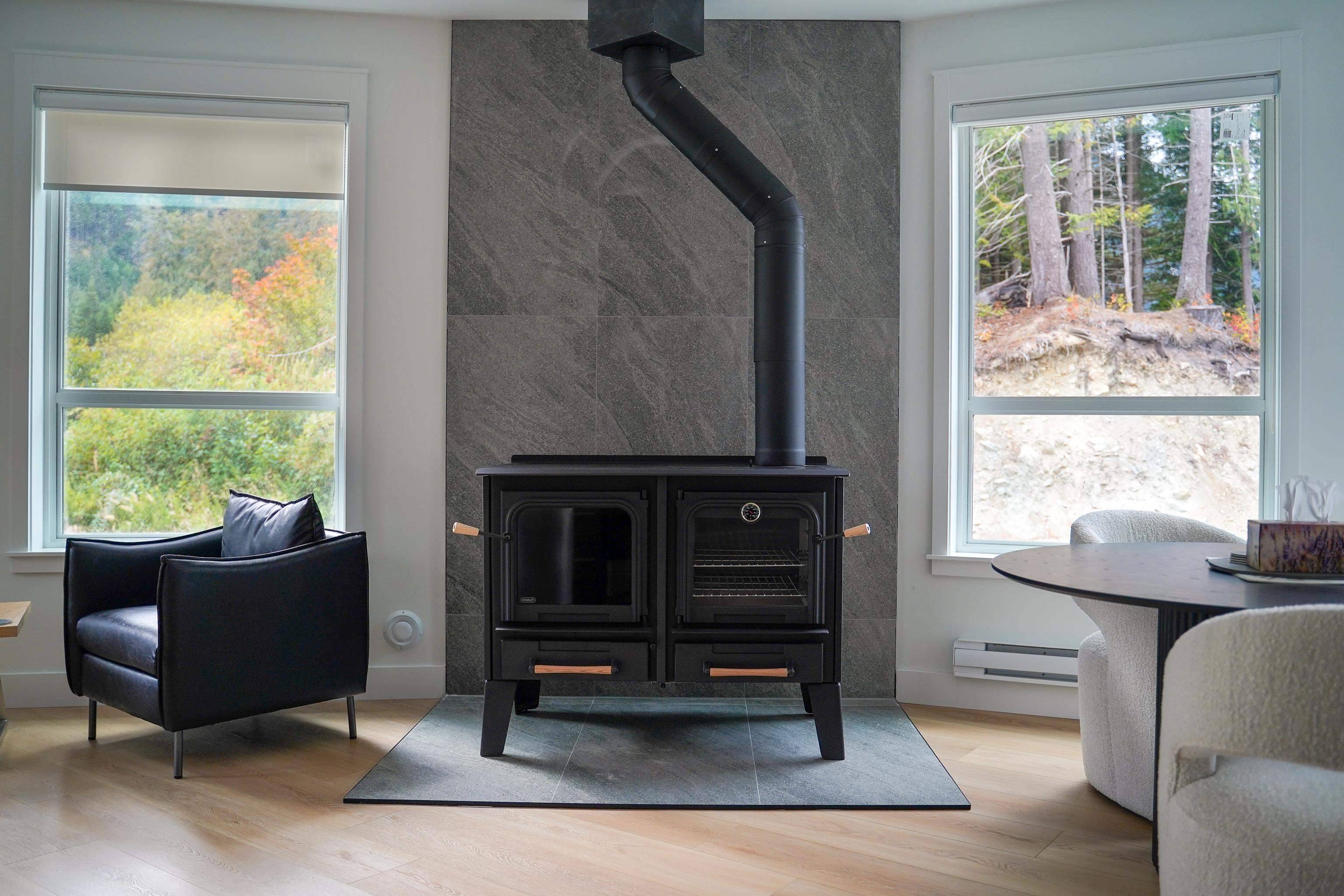 Sunshine Valley, BC V0X 1L5,71346 Grove PL #HG 188