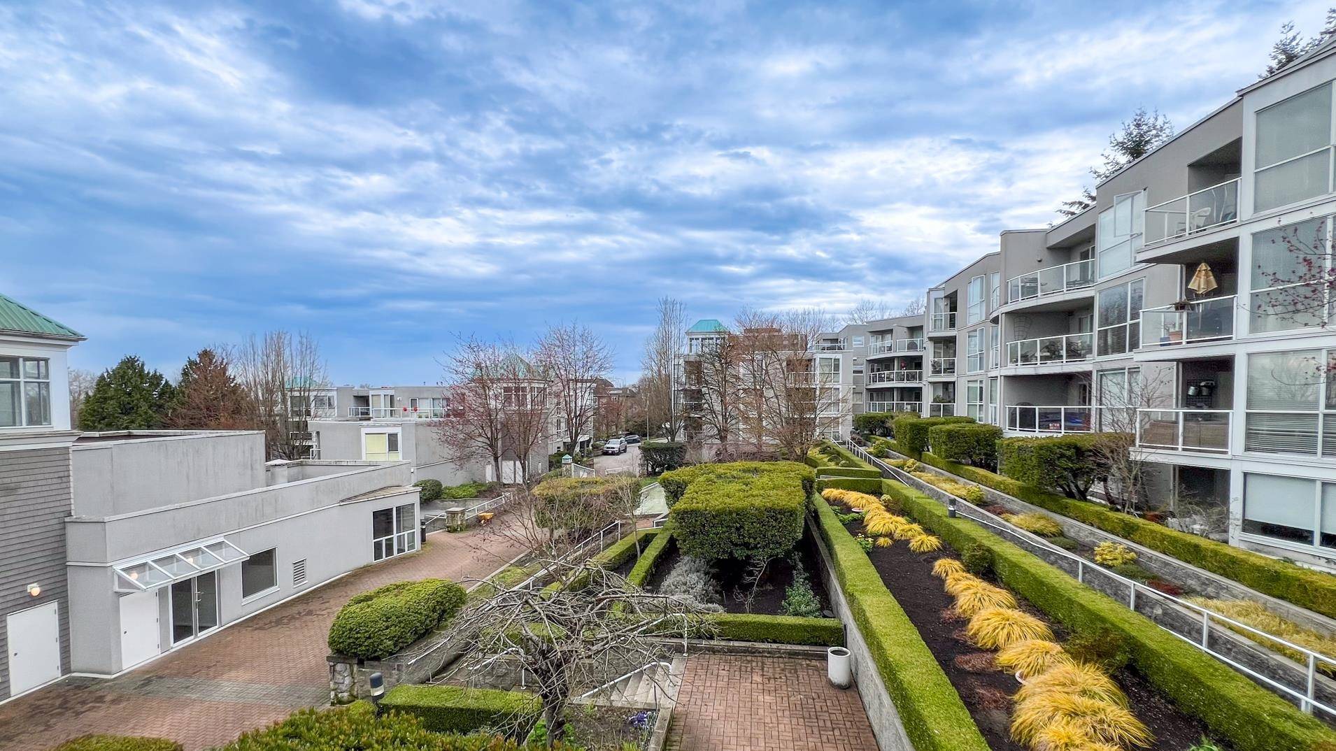 Vancouver, BC V5S 4S7,8430 Jellicoe ST #205