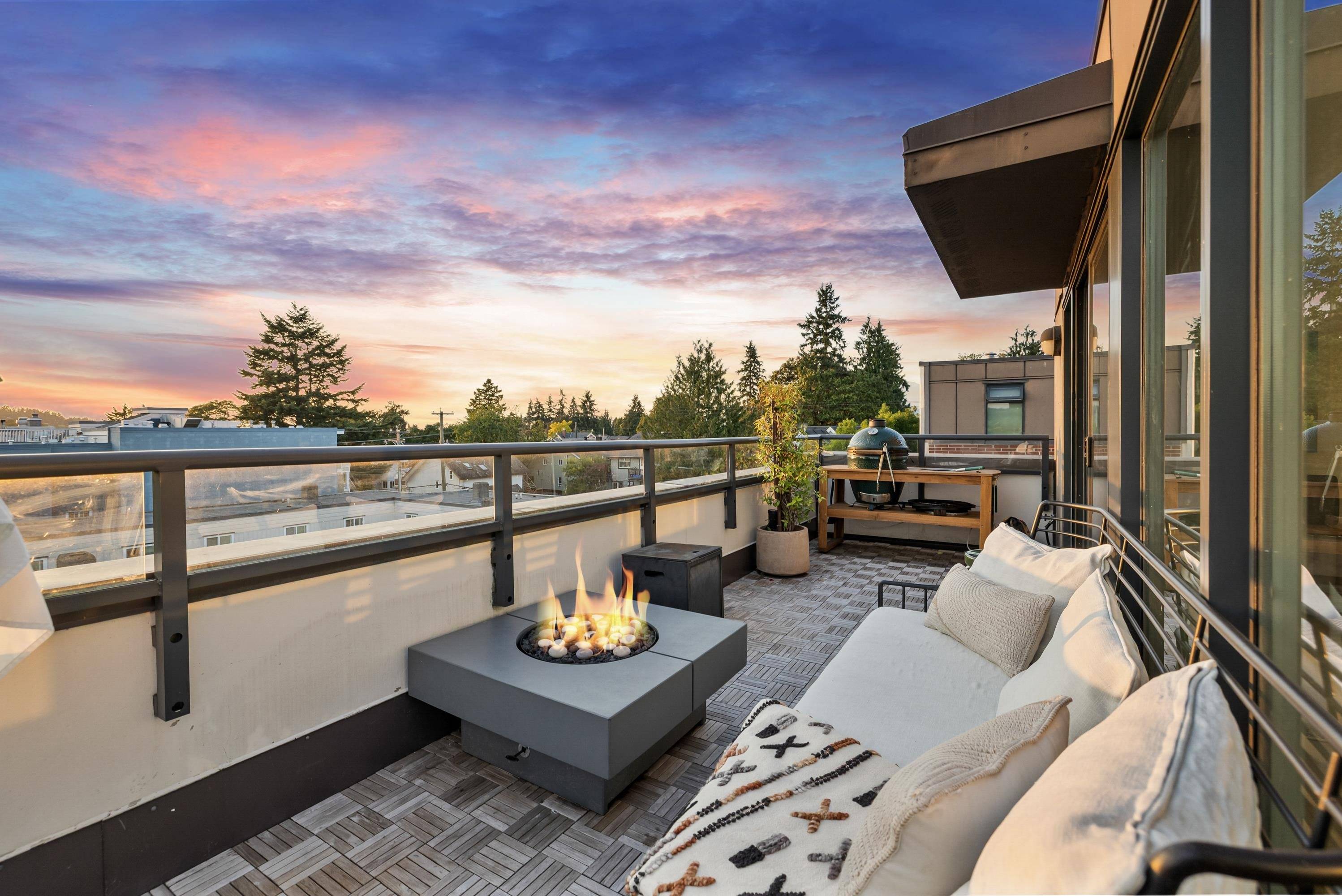 Vancouver, BC V6R 3K6,1961 Collingwood ST #211