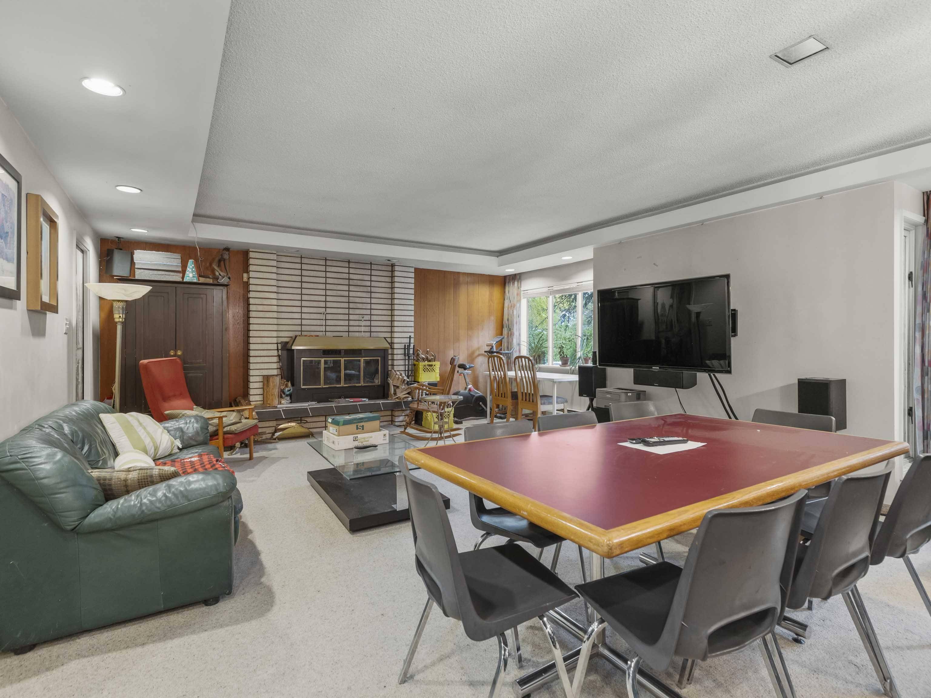 Vancouver, BC V6R 2M4,4564 W 11th AVE