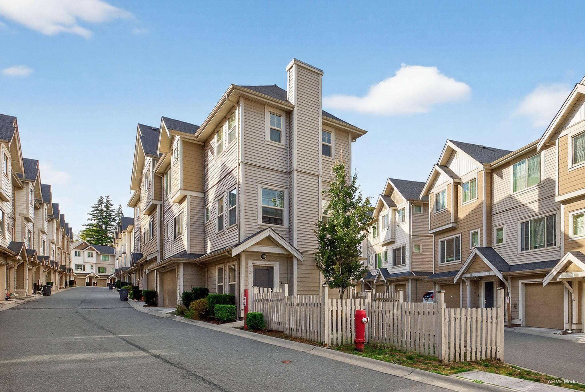 Surrey, BC V3S 6X5,19097 64ave AVE #23