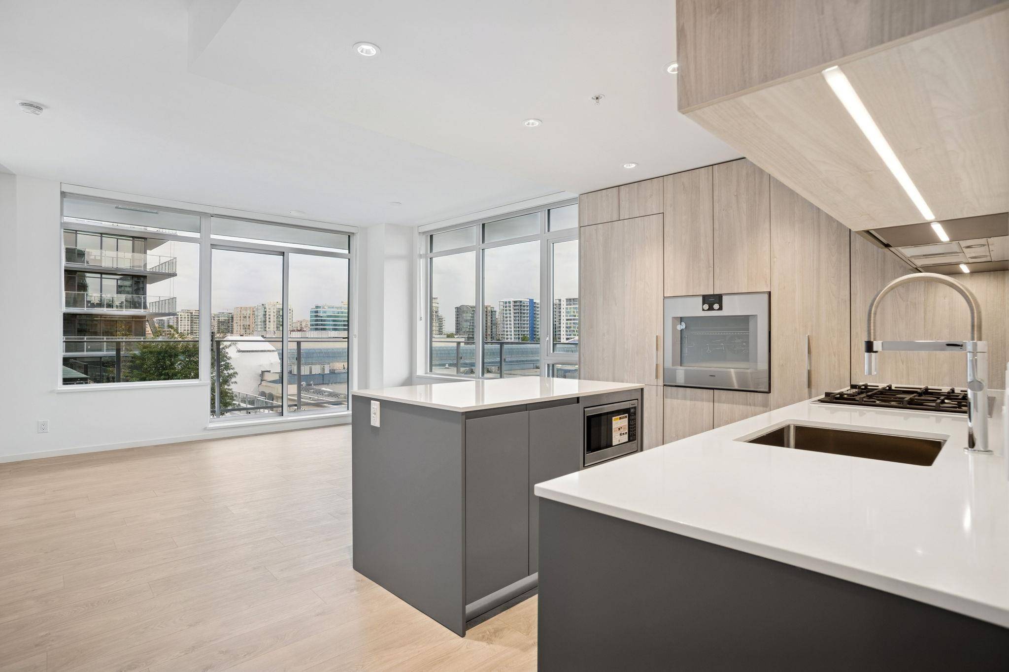 Richmond, BC V6Y 0N2,6500 Minoru BLVD #553