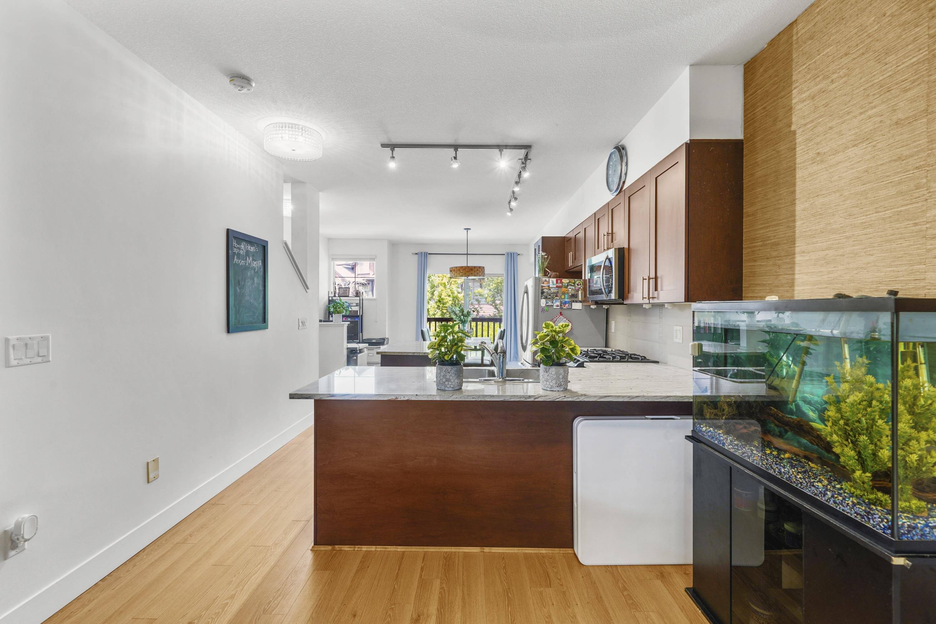 Surrey, BC V4N 5X5,19478 65 AVE #15