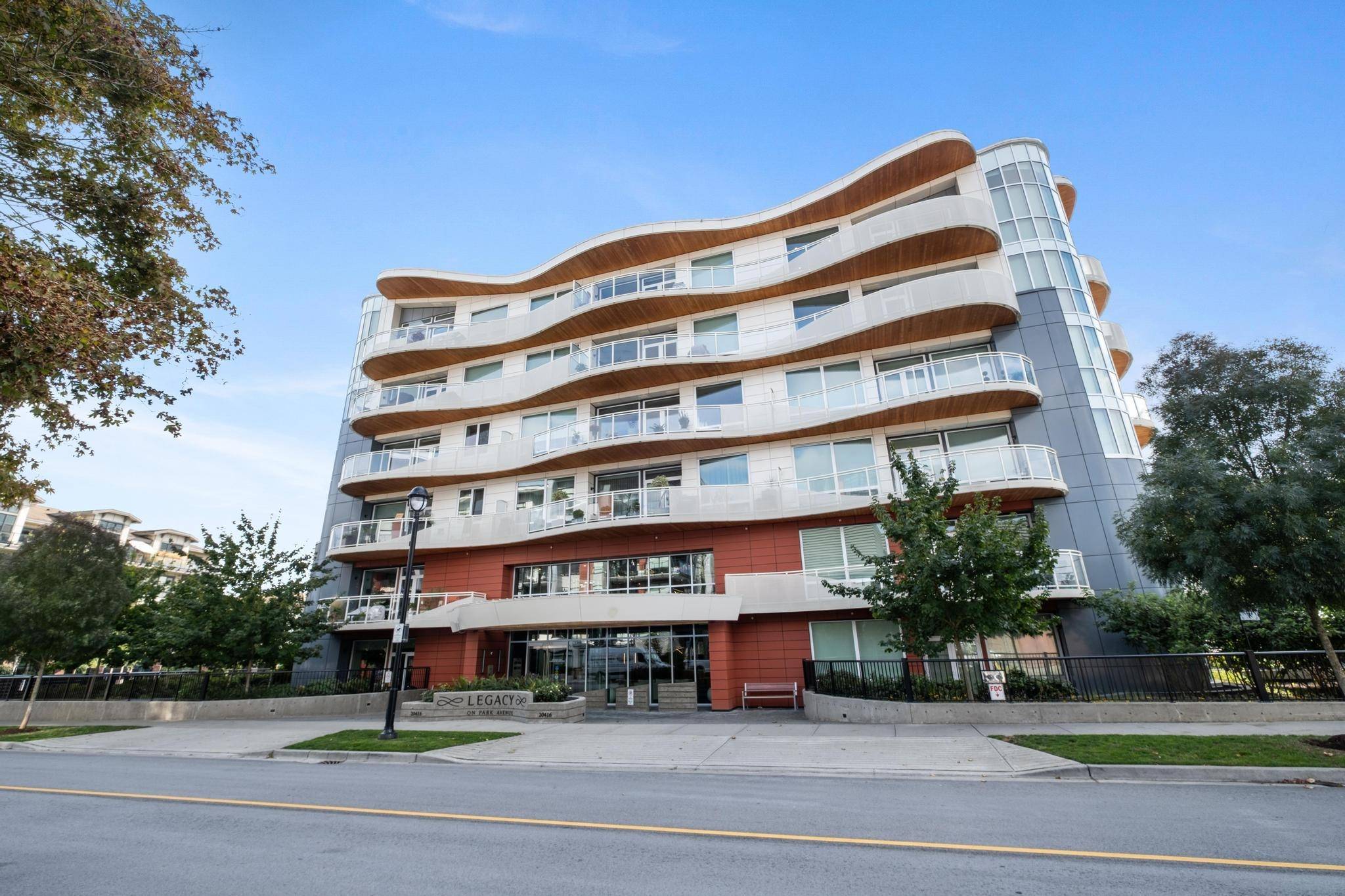 Langley, BC V3A 0N2,20416 Park AVE #511