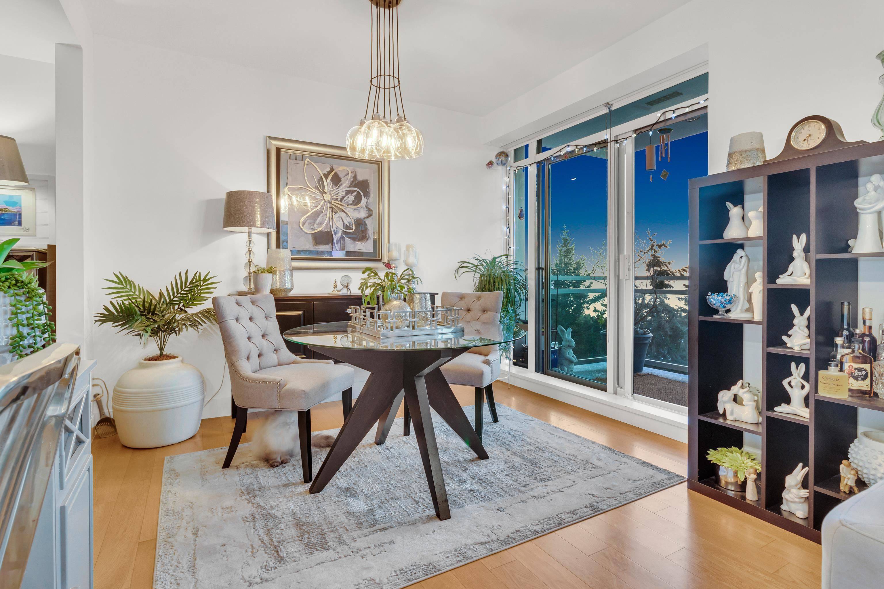 White Rock, BC V4B 0A3,15152 Russell AVE #1203