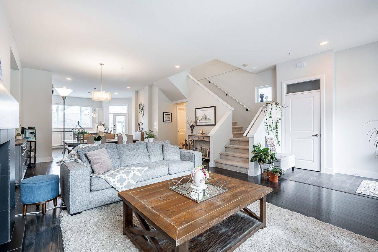 Maple Ridge, BC V2W 0H8,10489 Robertson ST